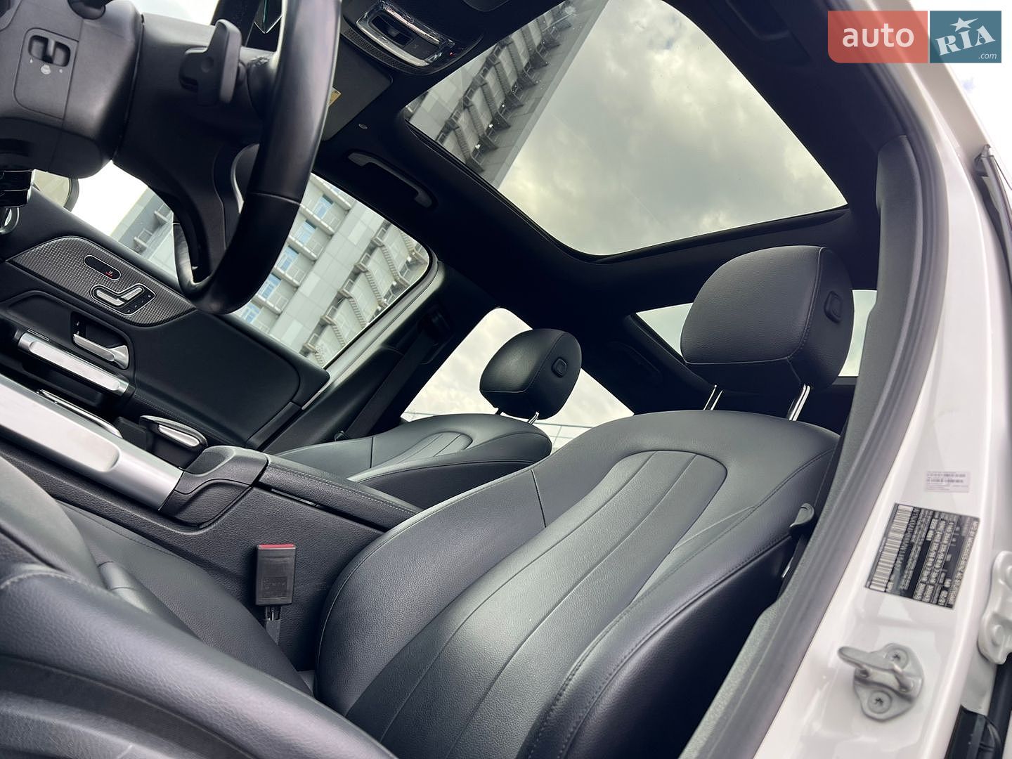 Mercedes-Benz GLB-Class 2022 VIN W1N4M4HB8MW115427 фото оголошення 31 з 56