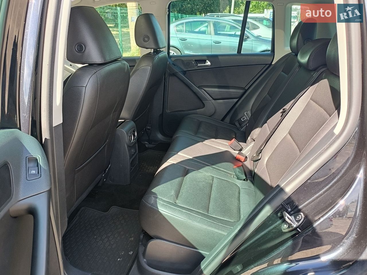 Volkswagen Tiguan 2017 VIN WVGNV7AX7HK039336 фото оголошення 19 з 26