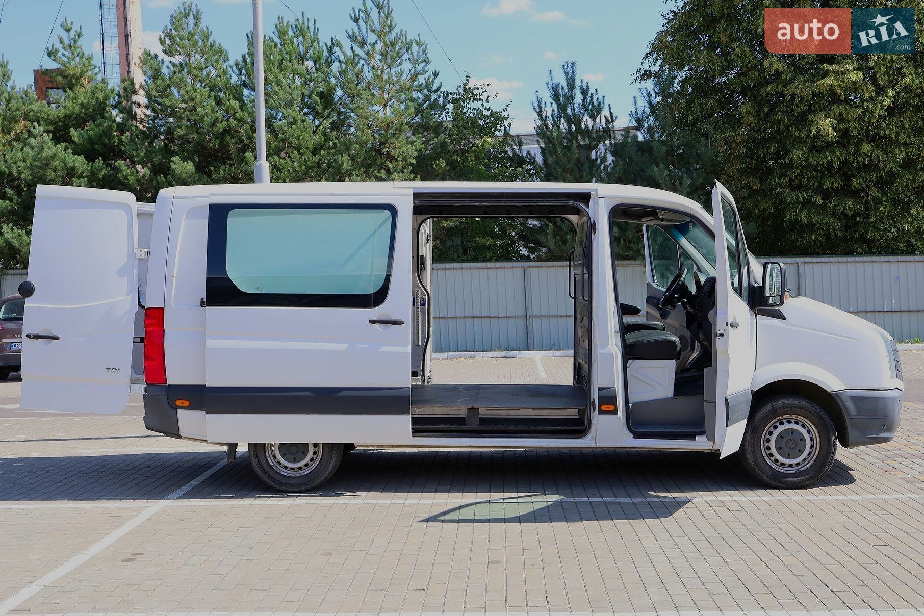 Volkswagen Crafter 2015 VIN WV1ZZZ2EZF6036607 фото оголошення 2 з 19