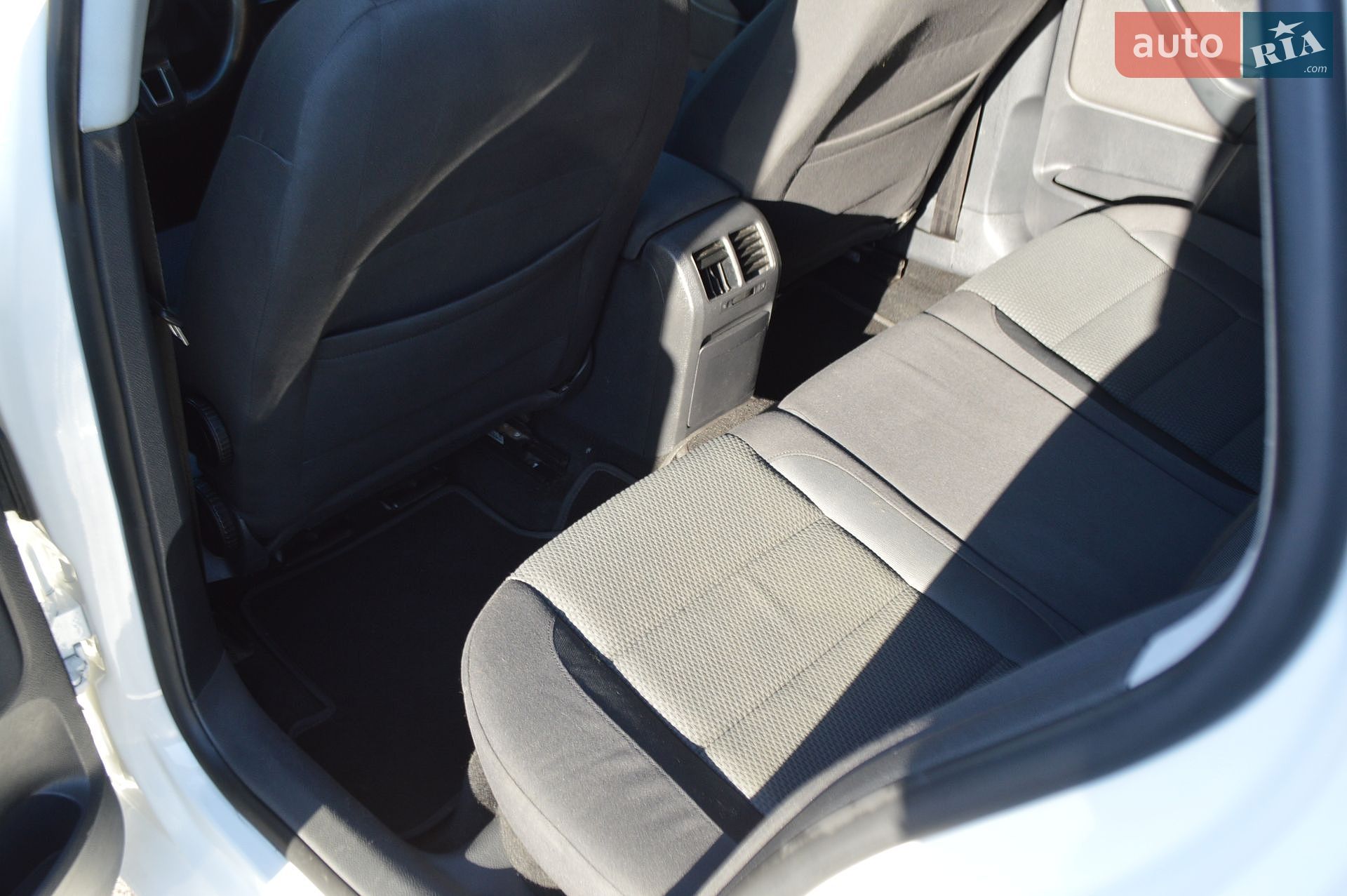Volkswagen Golf 2010 VIN WVWZZZ1KZAM674991 фото оголошення 12 з 26