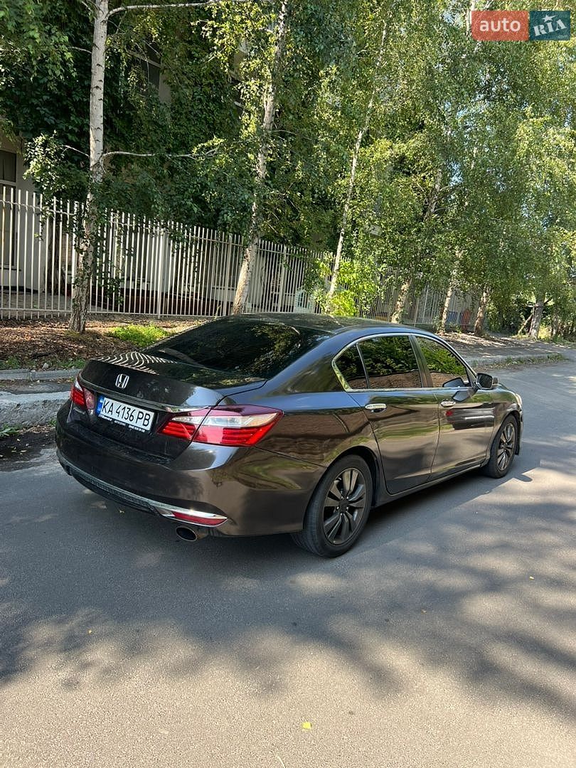 Honda Accord 2016 VIN 1HGCR2F31GA237683 фото оголошення 4 з 10