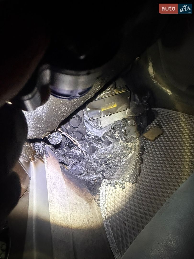 BMW 7 Series 2001 VIN WBAGL61060DM50961 фото оголошення 20 з 27