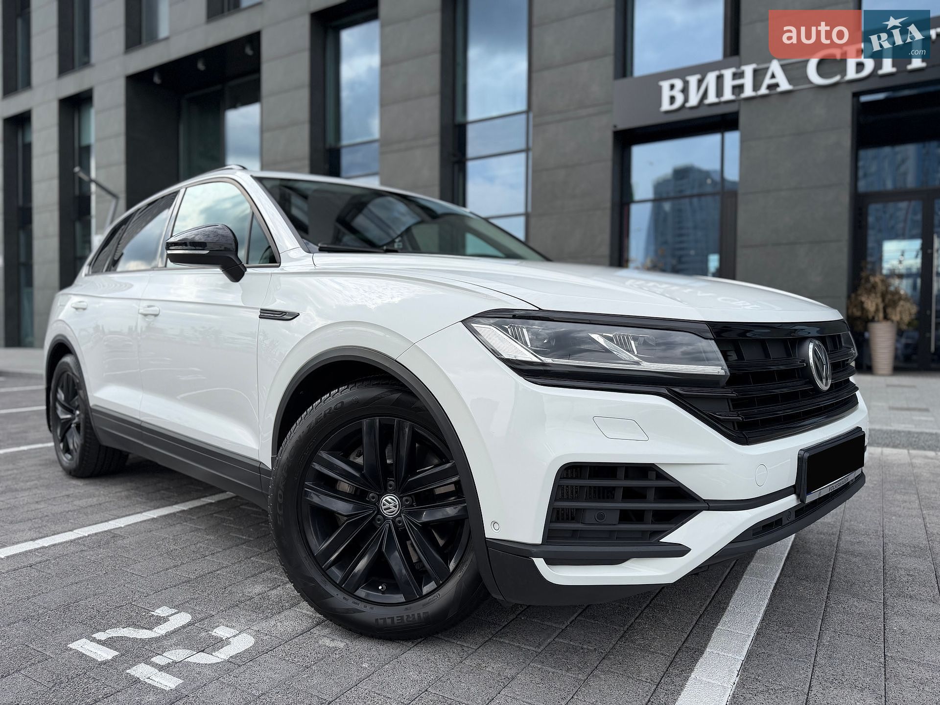 Volkswagen Touareg 2019 VIN WVGZZZCRZLD008985 фото оголошення 5 з 36