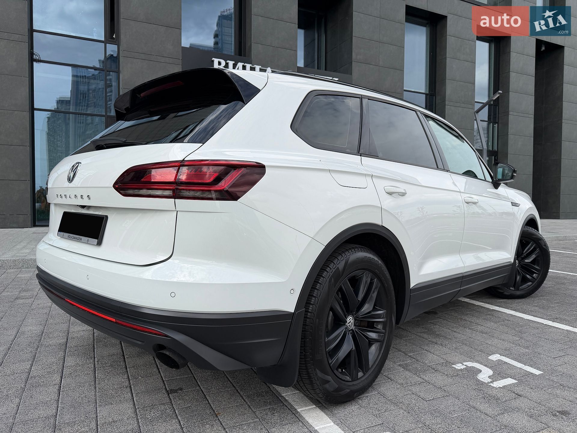Volkswagen Touareg 2019 VIN WVGZZZCRZLD008985 фото оголошення 10 з 33
