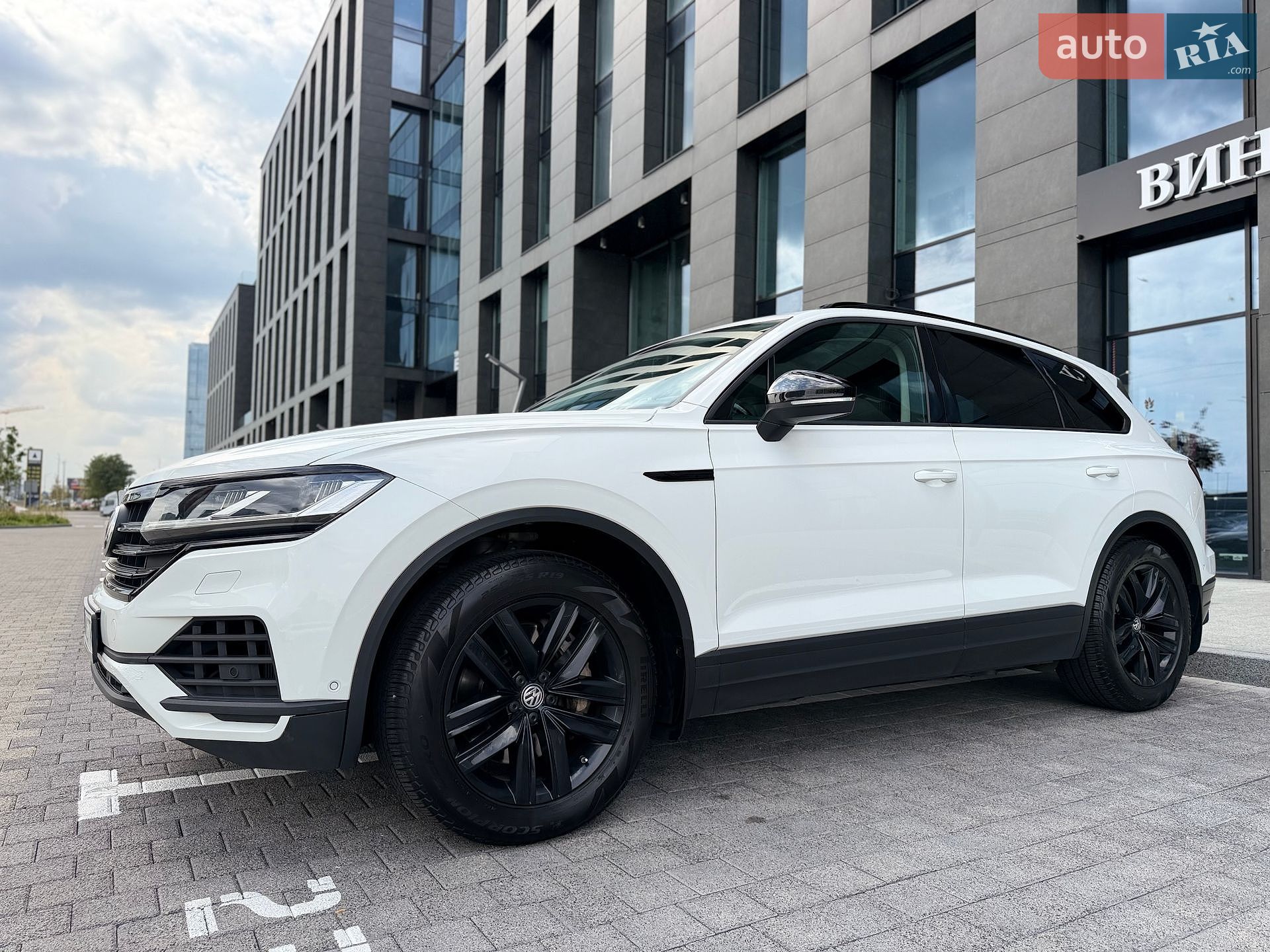 Volkswagen Touareg 2019 VIN WVGZZZCRZLD008985 фото оголошення 7 з 33