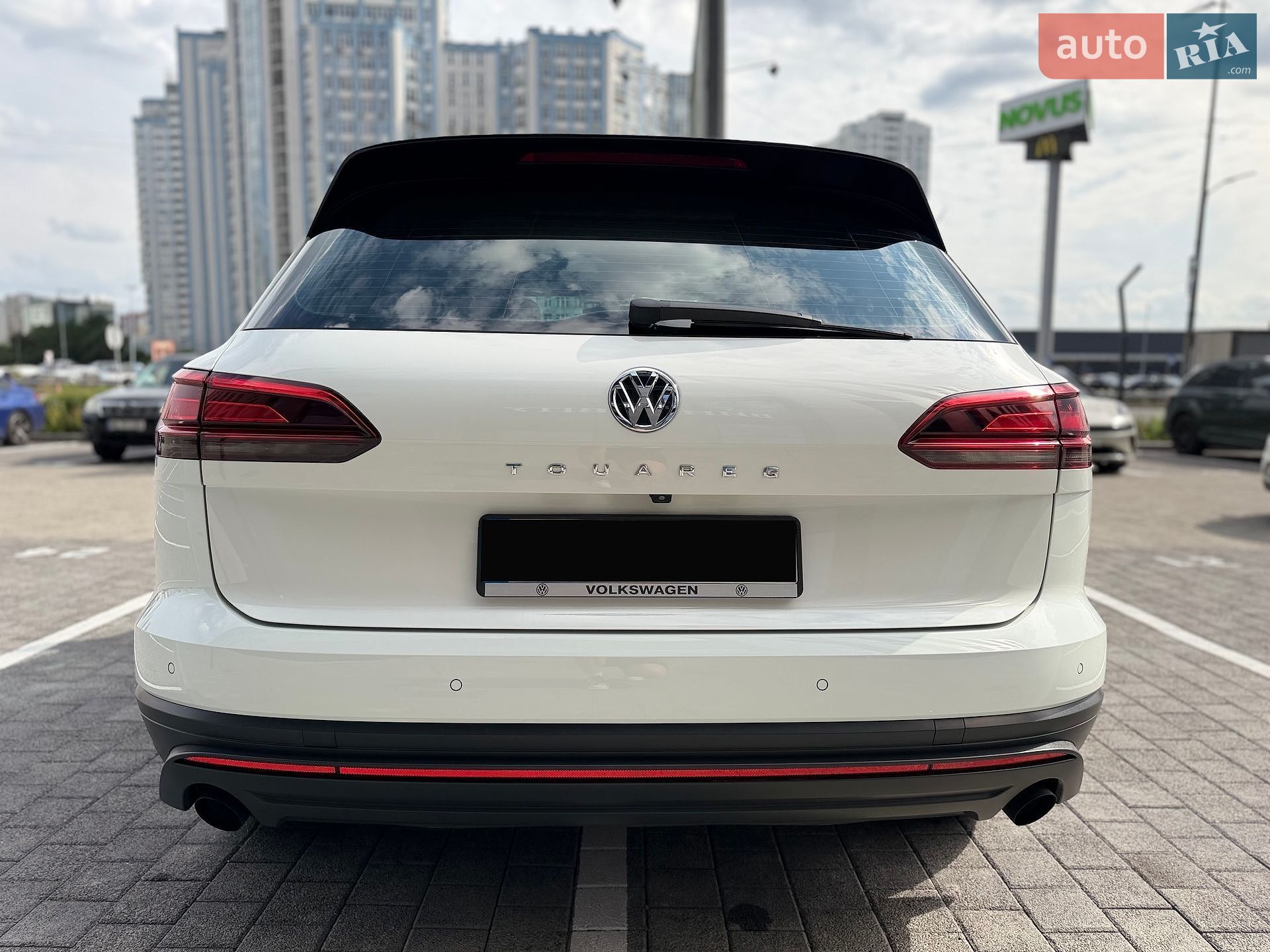 Volkswagen Touareg 2019 VIN WVGZZZCRZLD008985 фото оголошення 13 з 33