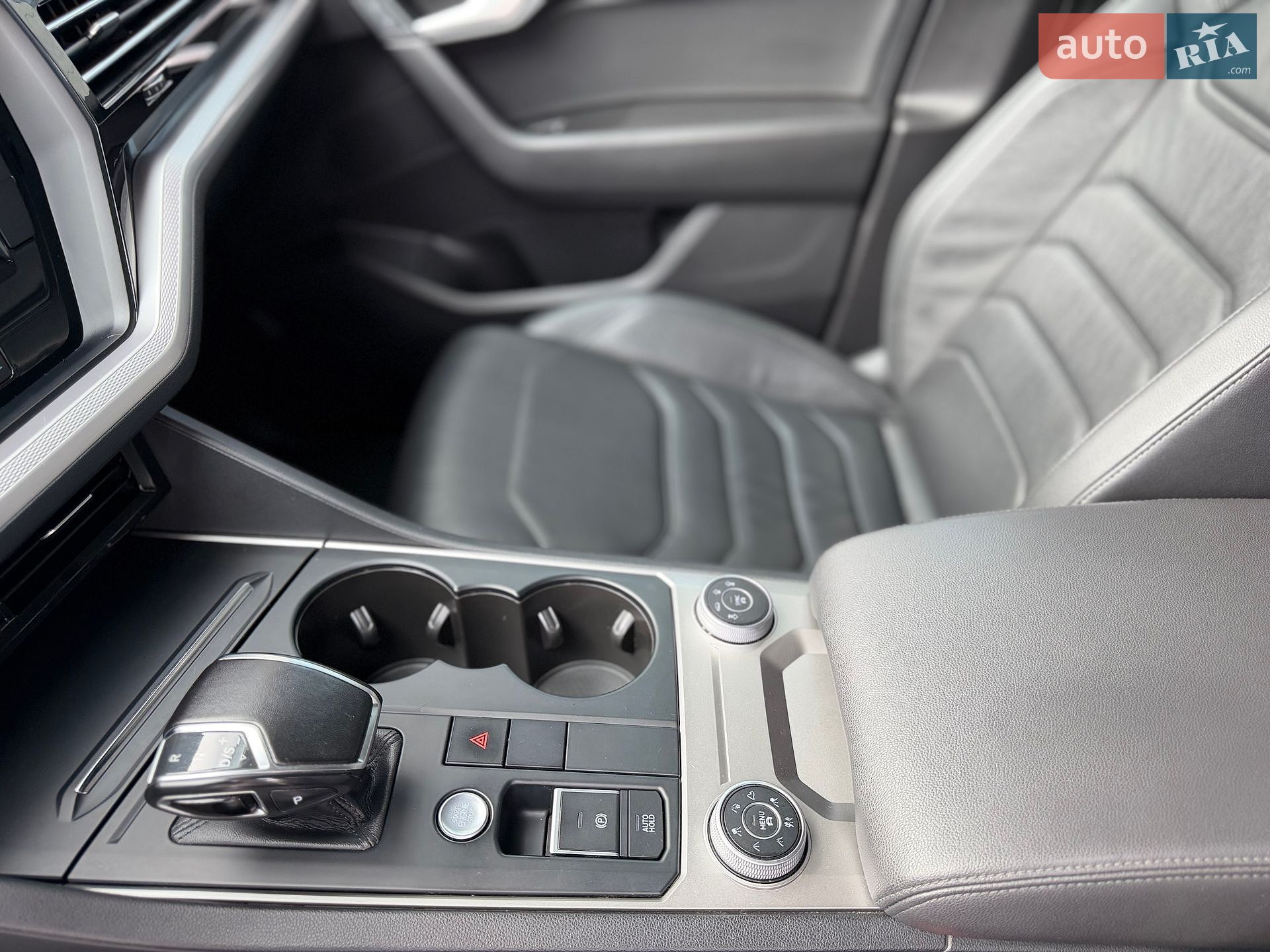 Volkswagen Touareg 2019 VIN WVGZZZCRZLD008985 фото оголошення 25 з 33