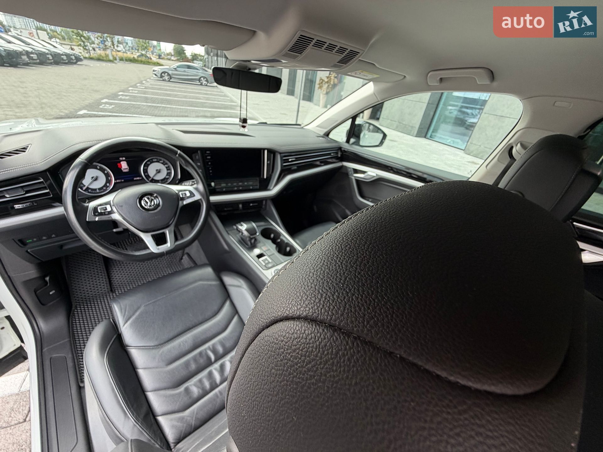 Volkswagen Touareg 2019 VIN WVGZZZCRZLD008985 фото оголошення 20 з 33