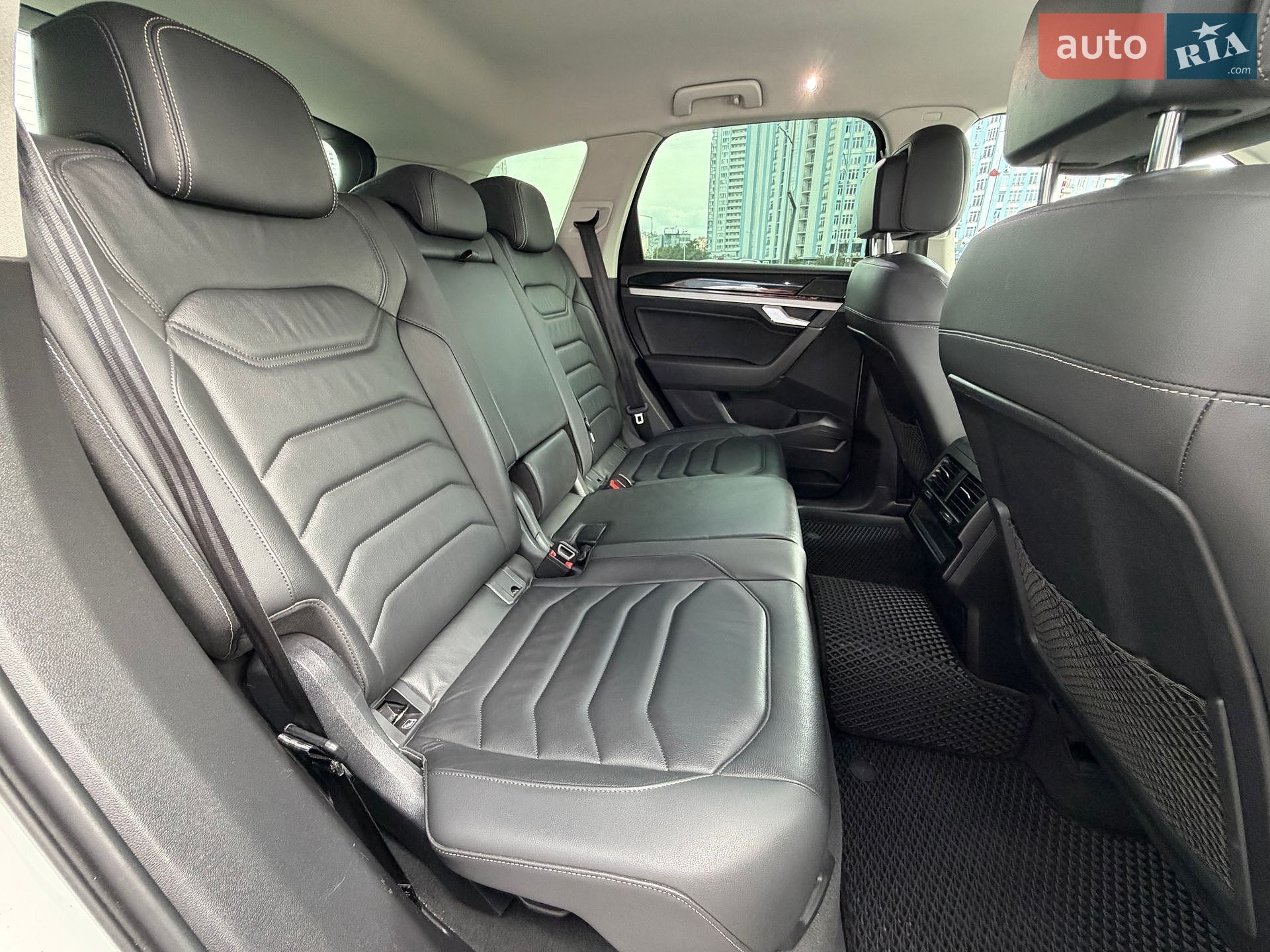 Volkswagen Touareg 2019 VIN WVGZZZCRZLD008985 фото оголошення 21 з 33