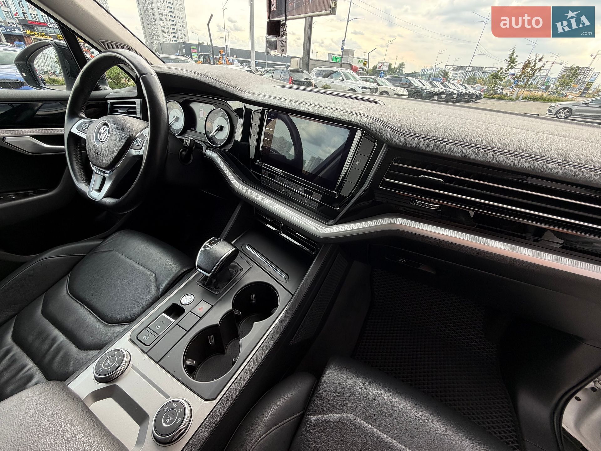 Volkswagen Touareg 2019 VIN WVGZZZCRZLD008985 фото оголошення 22 з 33