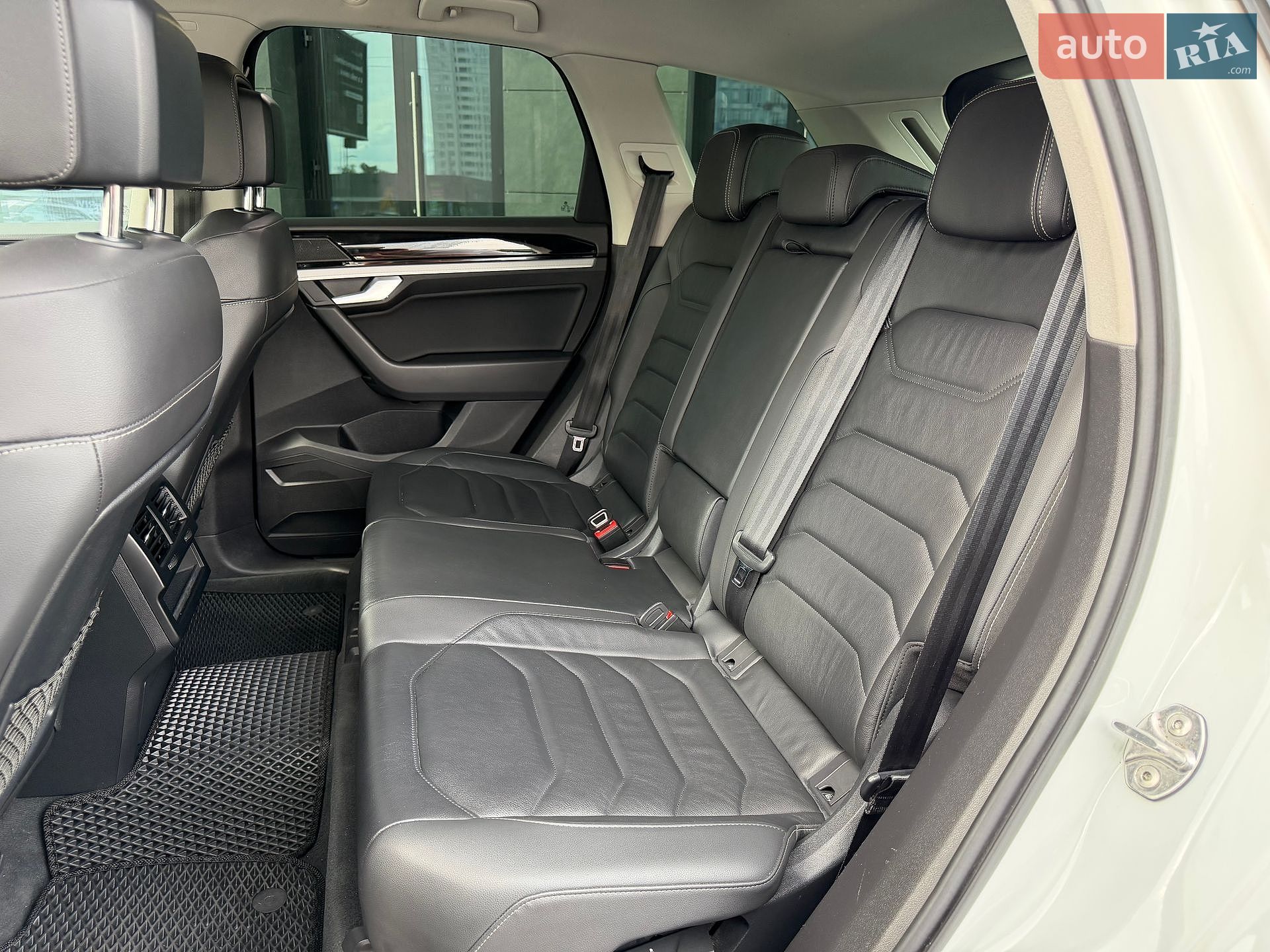 Volkswagen Touareg 2019 VIN WVGZZZCRZLD008985 фото оголошення 24 з 33