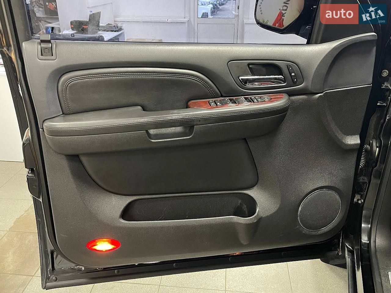Cadillac Escalade 2008 VIN 1GYFK63818R241981 фото оголошення 16 з 38