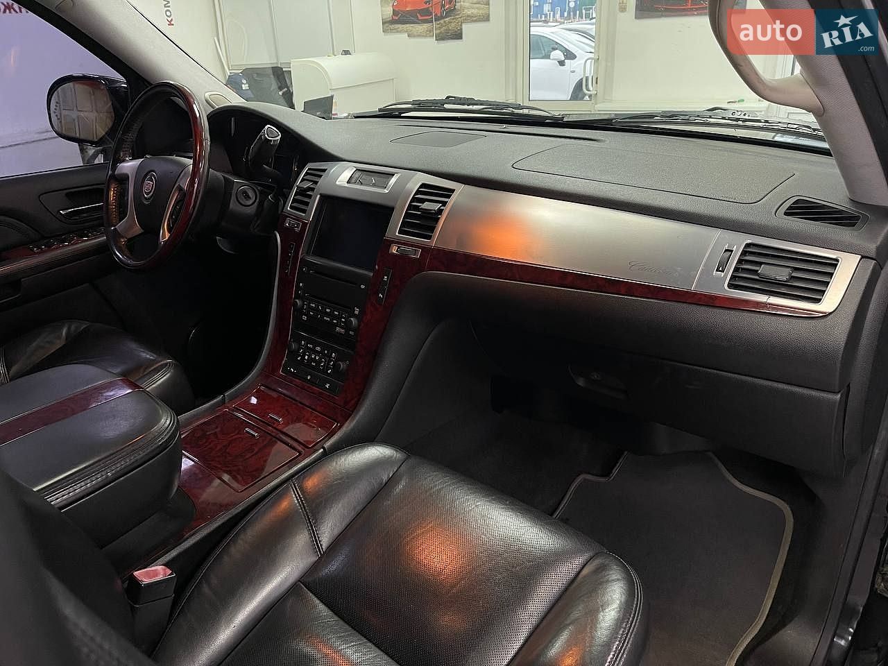 Cadillac Escalade 2008 VIN 1GYFK63818R241981 фото оголошення 22 з 38