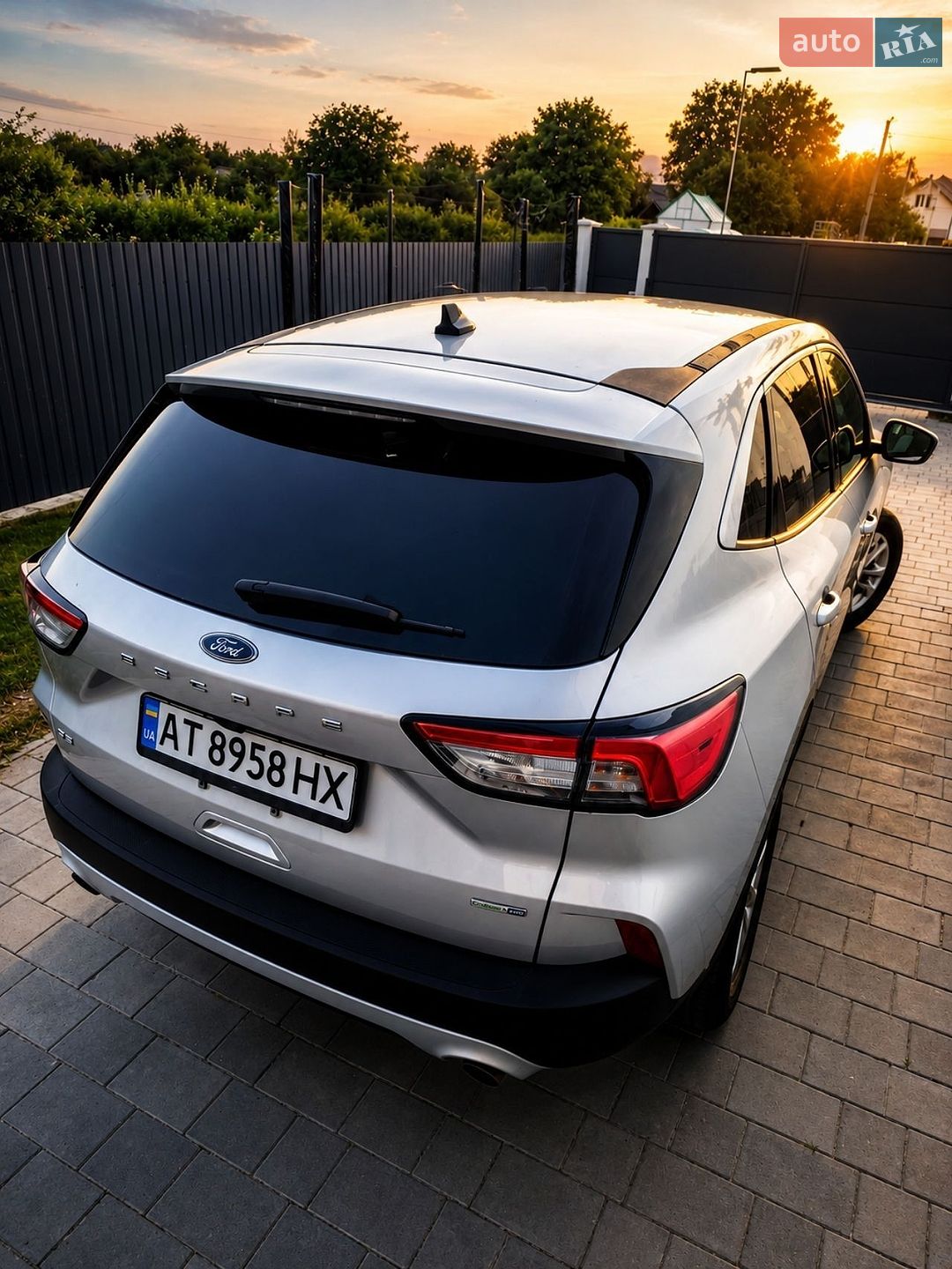 Ford Escape 2019 VIN 1FMCU9G65LUA51938 фото оголошення 3 з 11