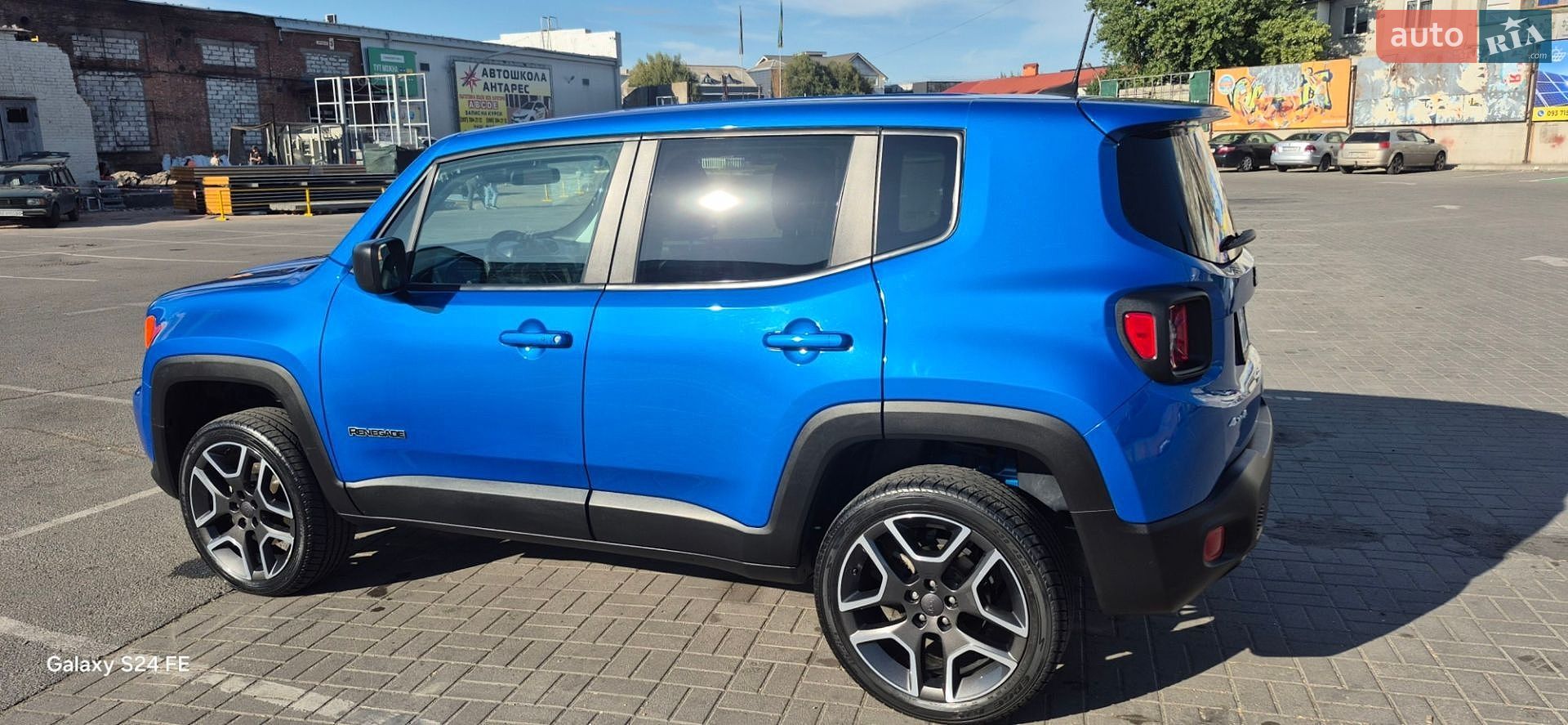 Jeep Renegade 2020 VIN ZACNJBAB1LPL80914 фото оголошення 2 з 19