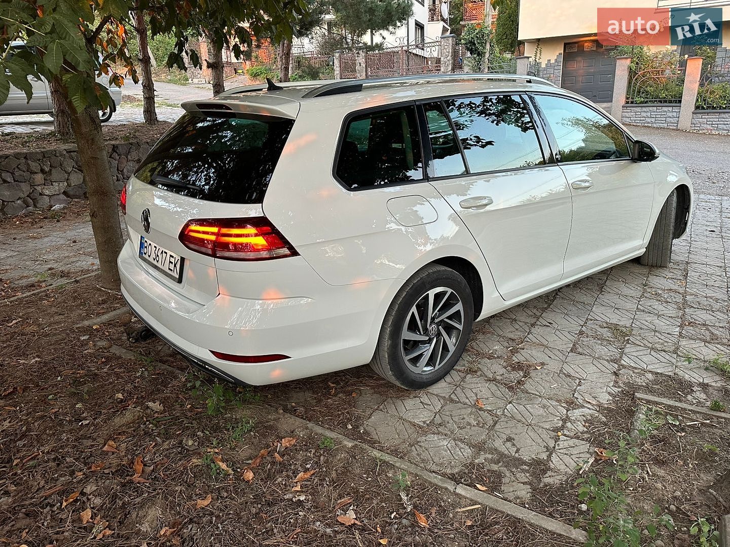 Volkswagen Golf 2017 VIN WVWZZZAUZJP561011 фото оголошення 8 з 22