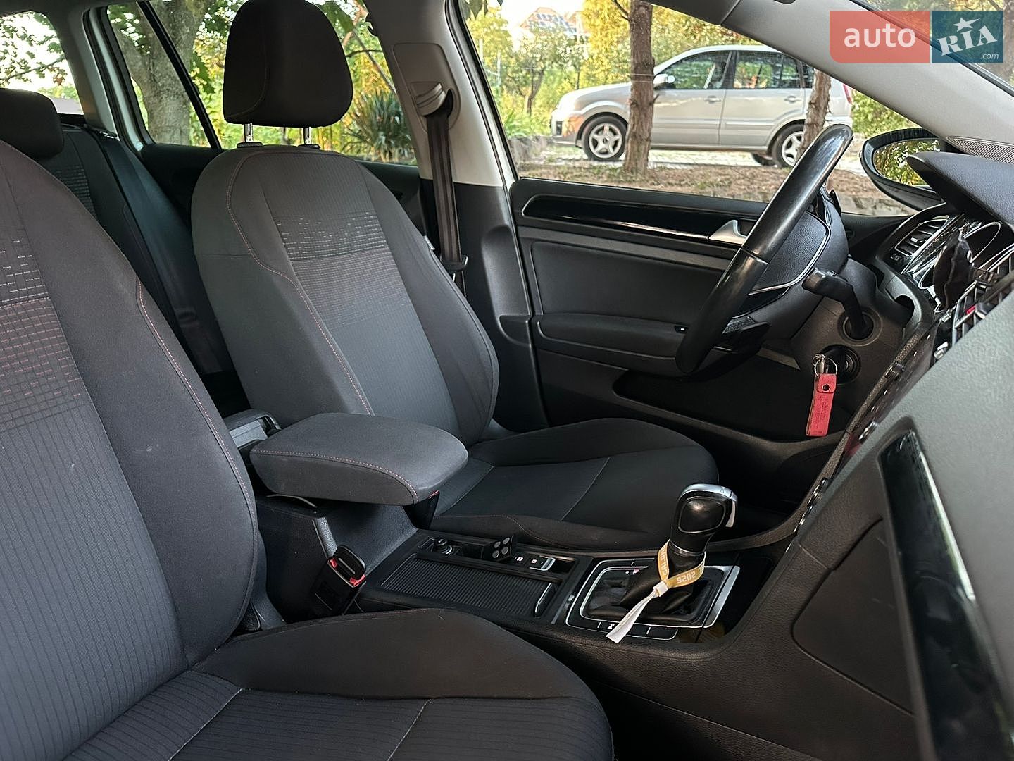 Volkswagen Golf 2017 VIN WVWZZZAUZJP561011 фото оголошення 14 з 22