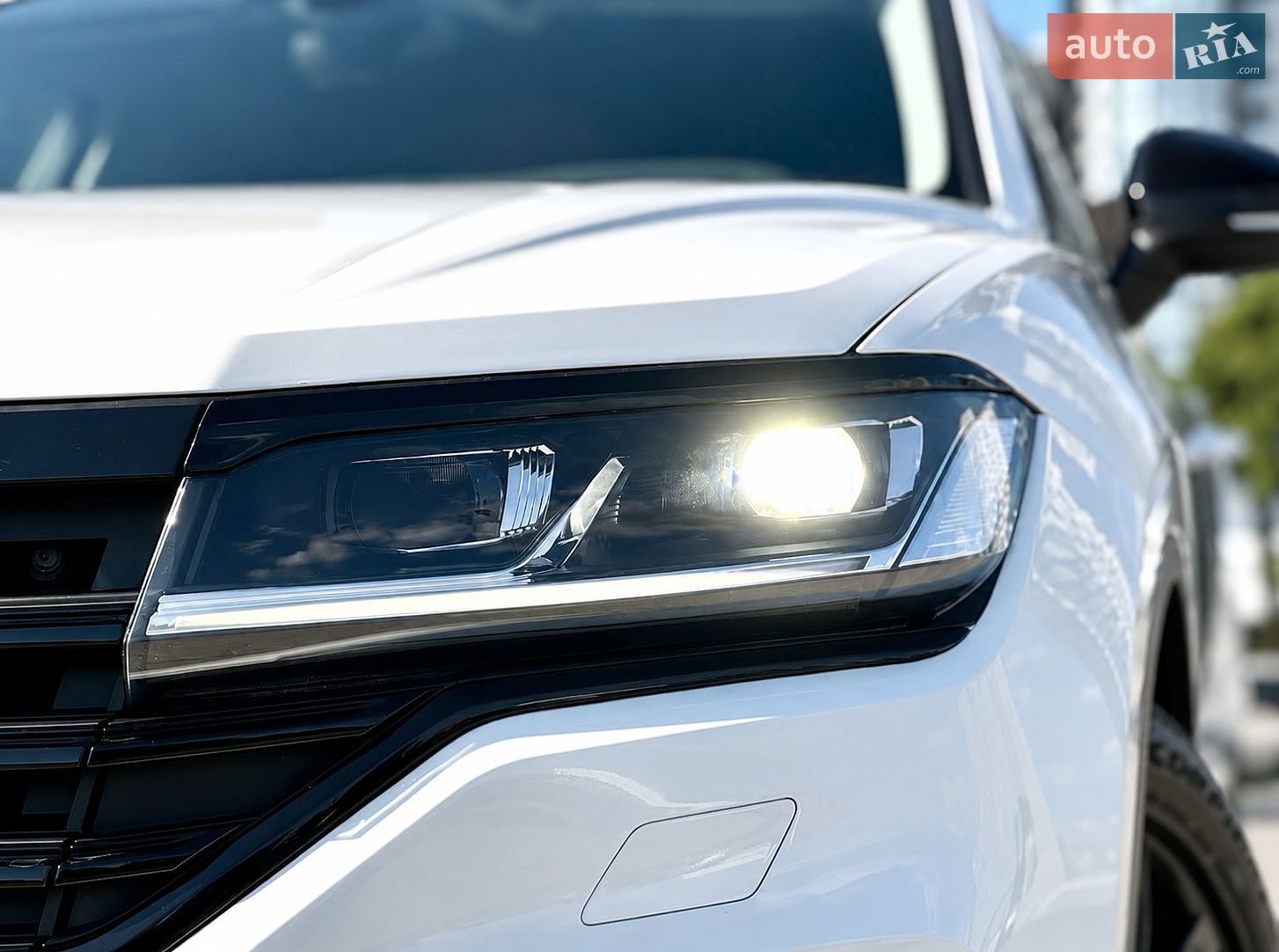 Volkswagen Touareg 2019 VIN WVGZZZCRZLD008985 фото оголошення 8 з 33