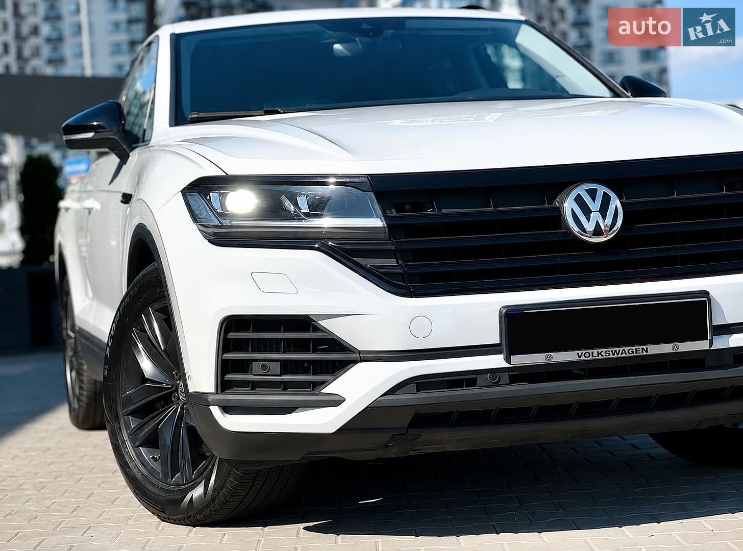 Volkswagen Touareg 2019 VIN WVGZZZCRZLD008985 фото оголошення 6 з 33