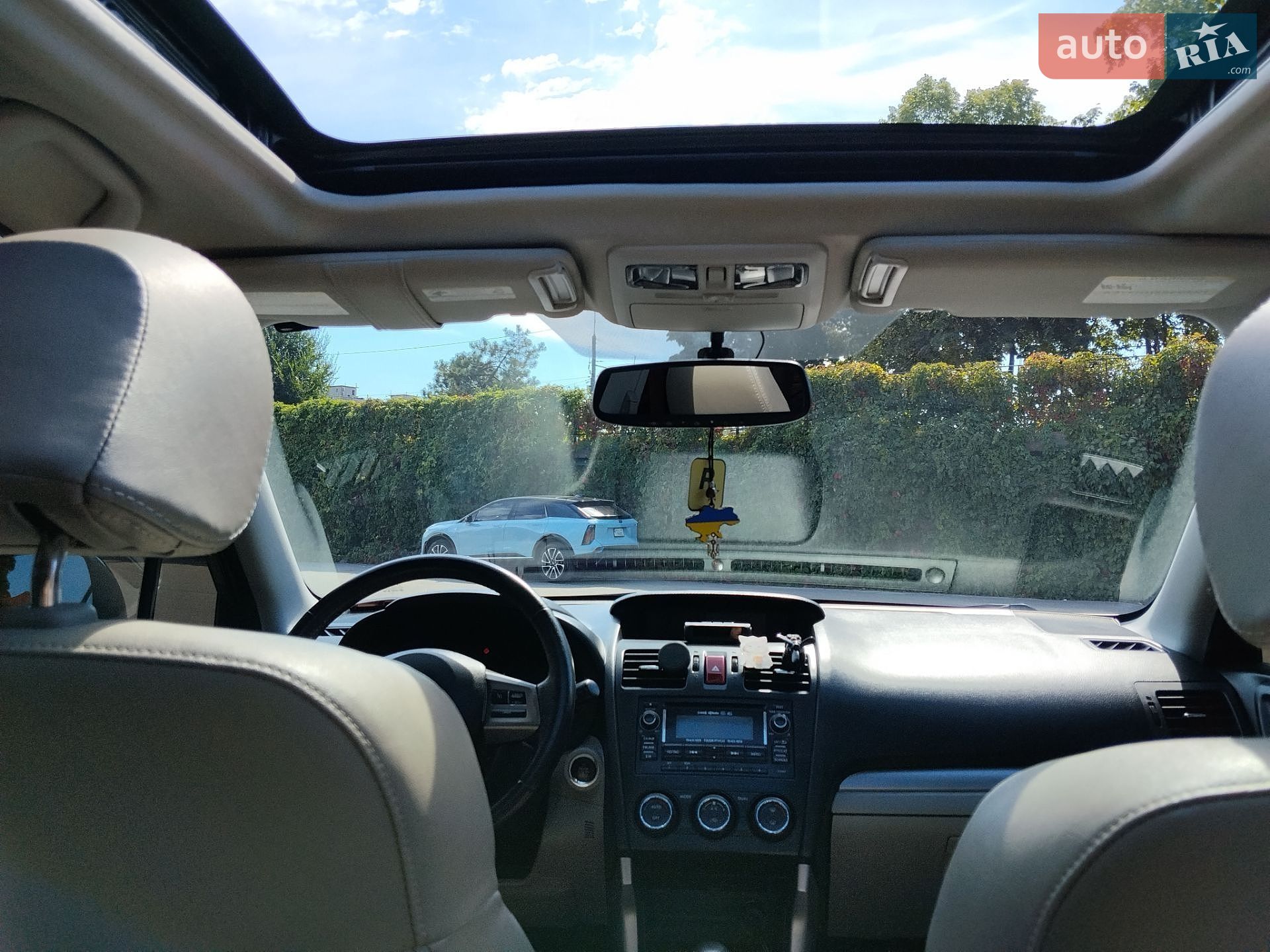 Subaru Forester 2015 VIN JF2SJAUC1FH802505 фото оголошення 10 з 28