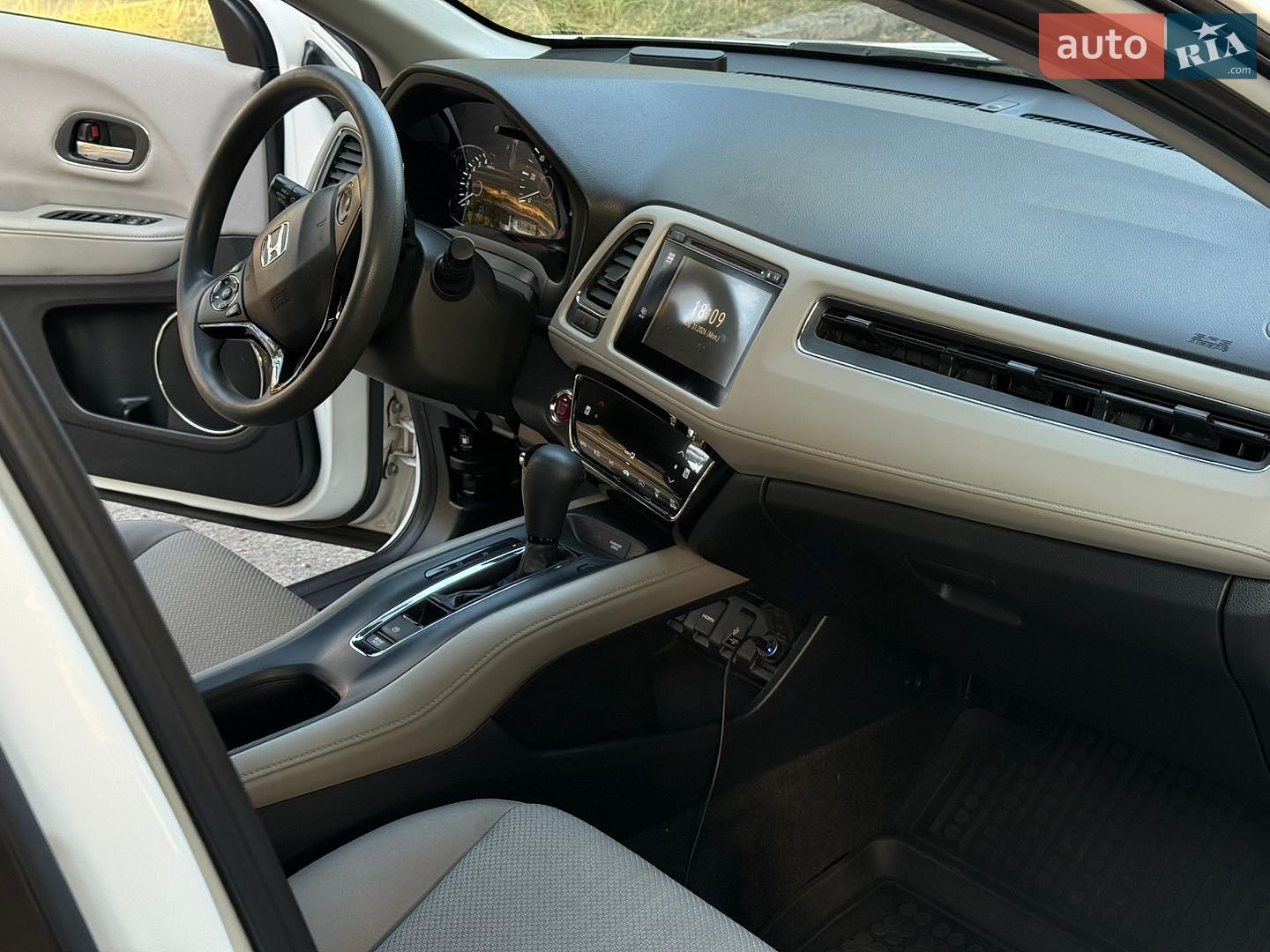 HONDA HR-V 2015 VIN 3CZRU5H52GM724024 фото оголошення 4 з 21