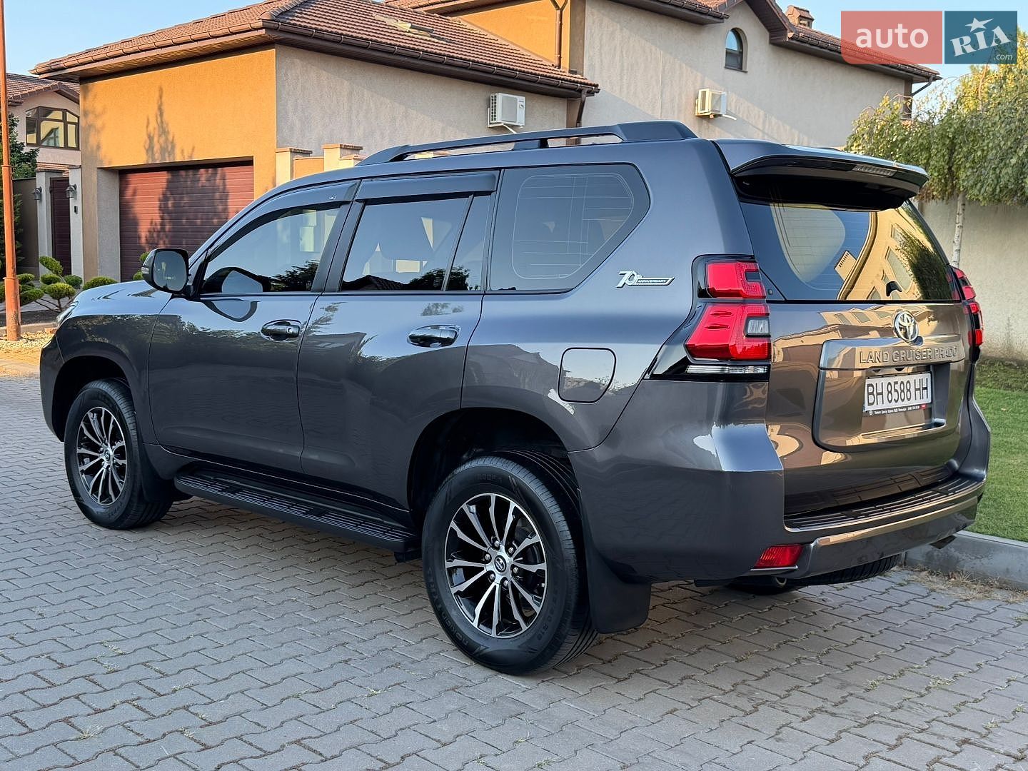 Toyota Land Cruiser Prado 2018 VIN JTEBR3FJ605011552 фото оголошення 13 з 76