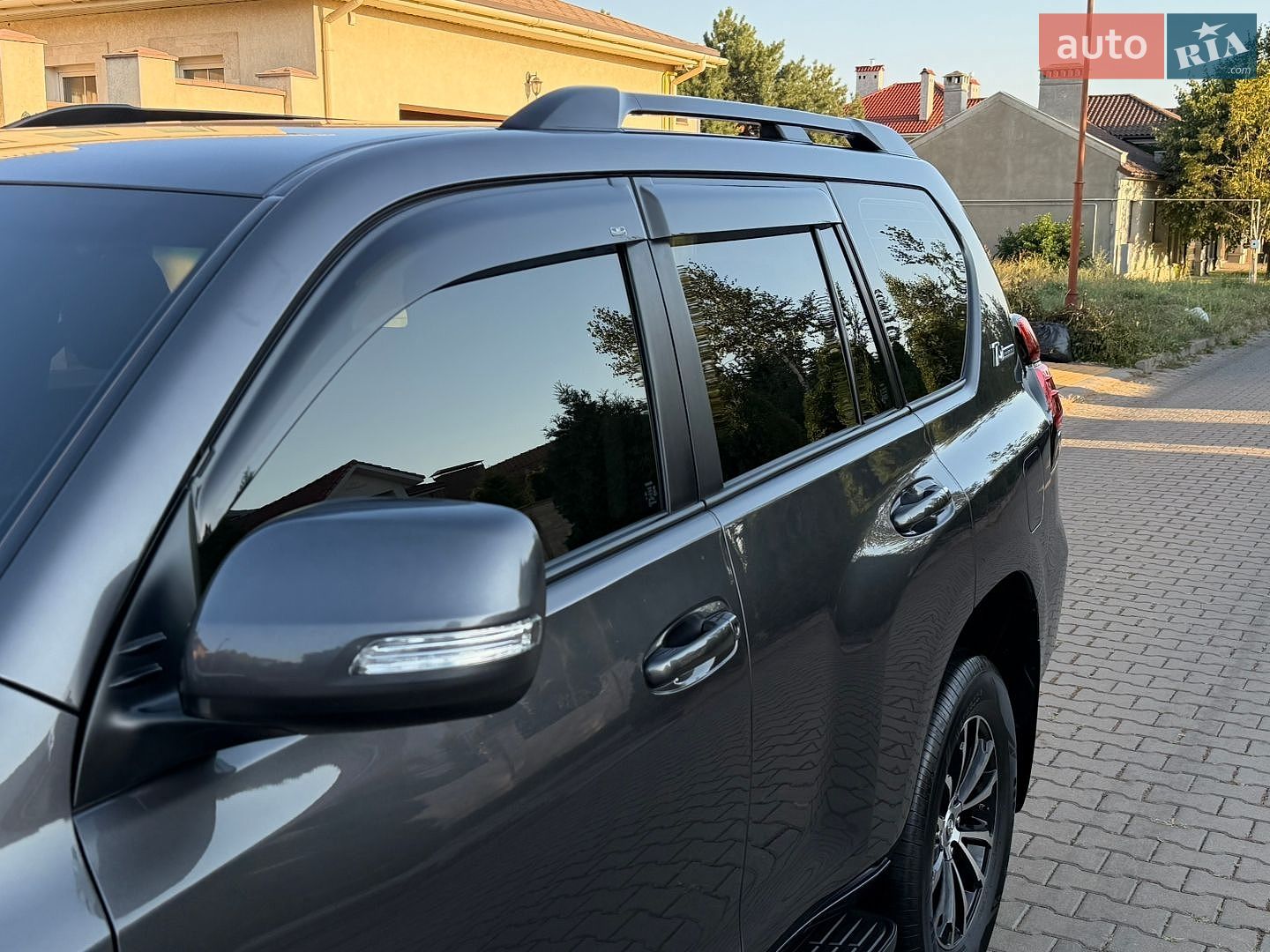 Toyota Land Cruiser Prado 2018 VIN JTEBR3FJ605011552 фото оголошення 23 з 76