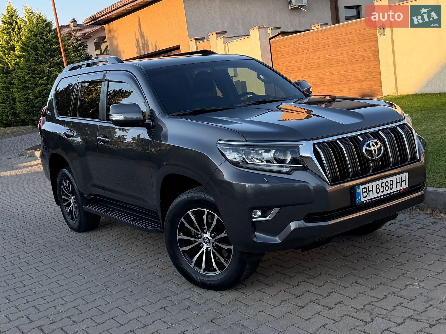 Toyota Land Cruiser Prado 2018 VIN JTEBR3FJ605011552 фото оголошення 28 з 76