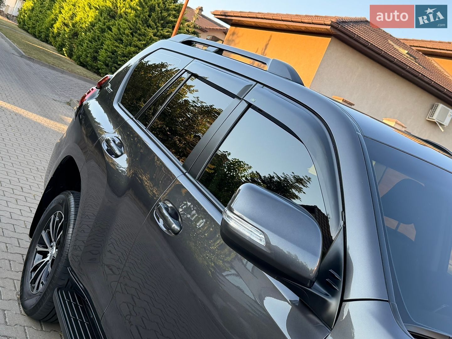 Toyota Land Cruiser Prado 2018 VIN JTEBR3FJ605011552 фото оголошення 39 з 76