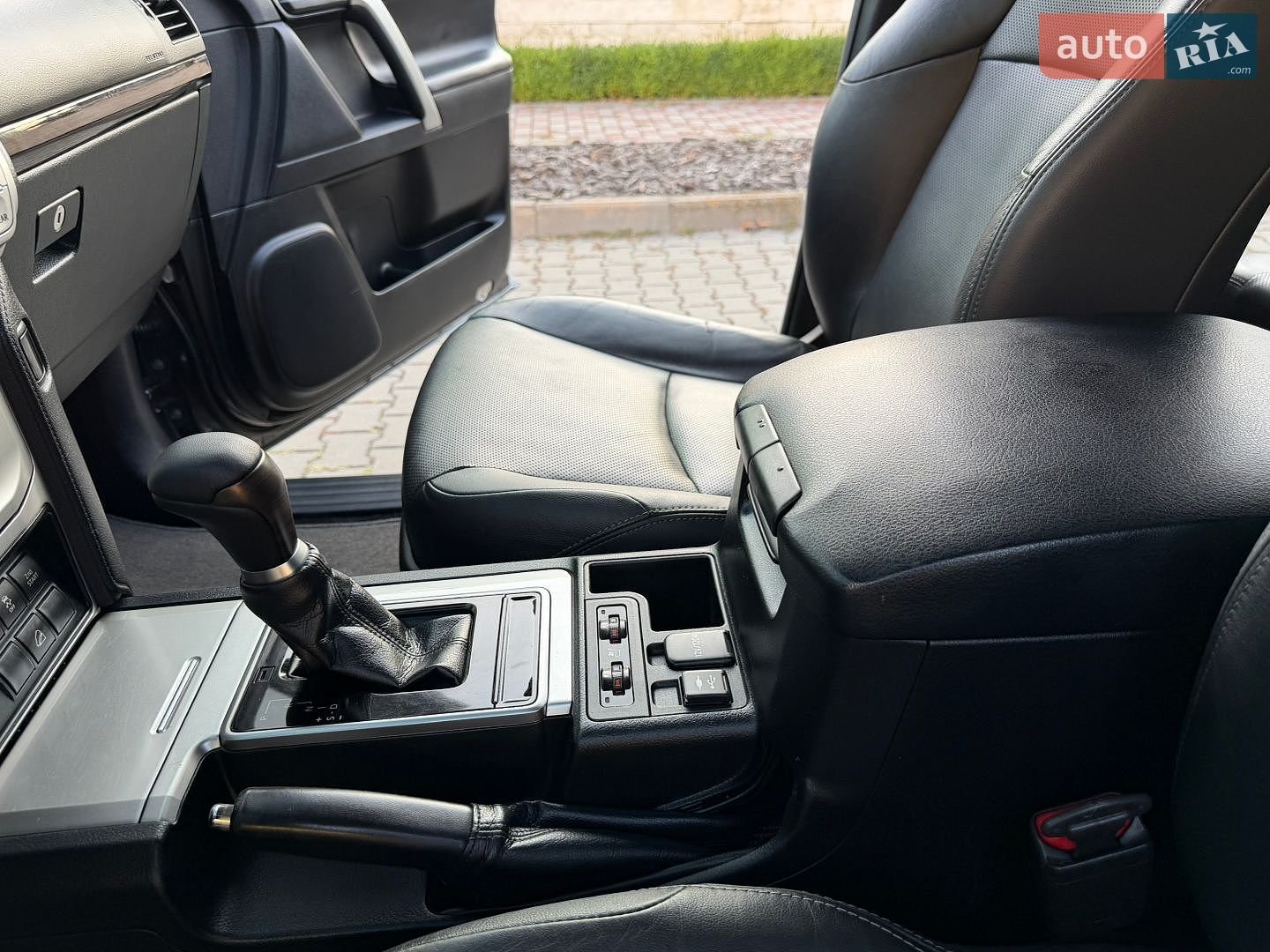 Toyota Land Cruiser Prado 2018 VIN JTEBR3FJ605011552 фото оголошення 47 з 76