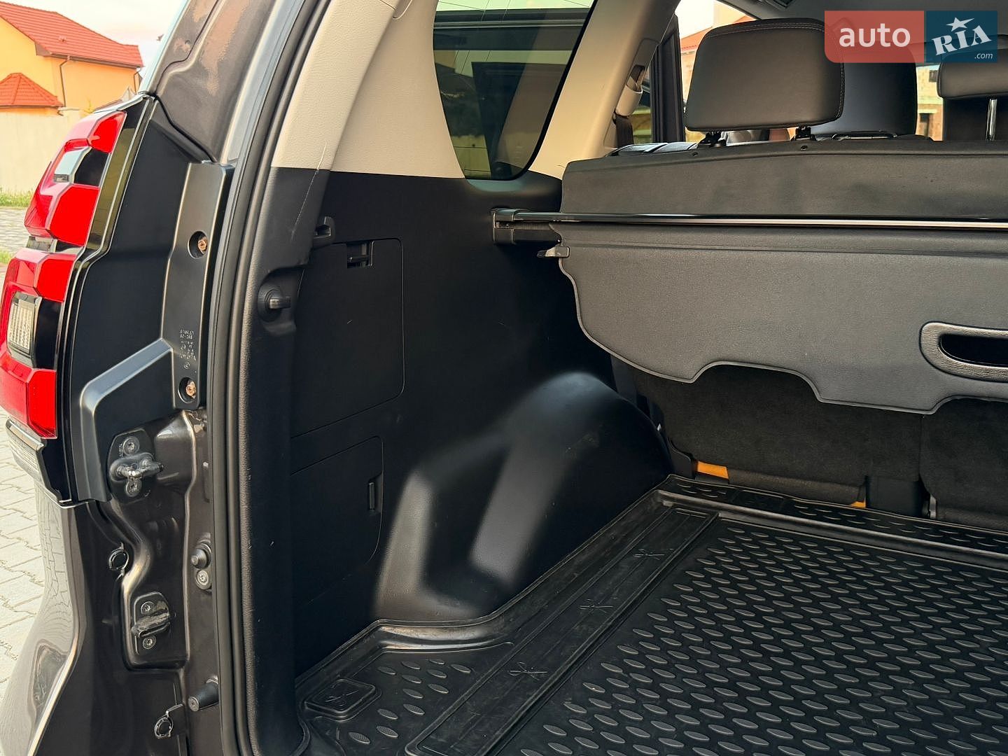Toyota Land Cruiser Prado 2018 VIN JTEBR3FJ605011552 фото оголошення 67 з 76