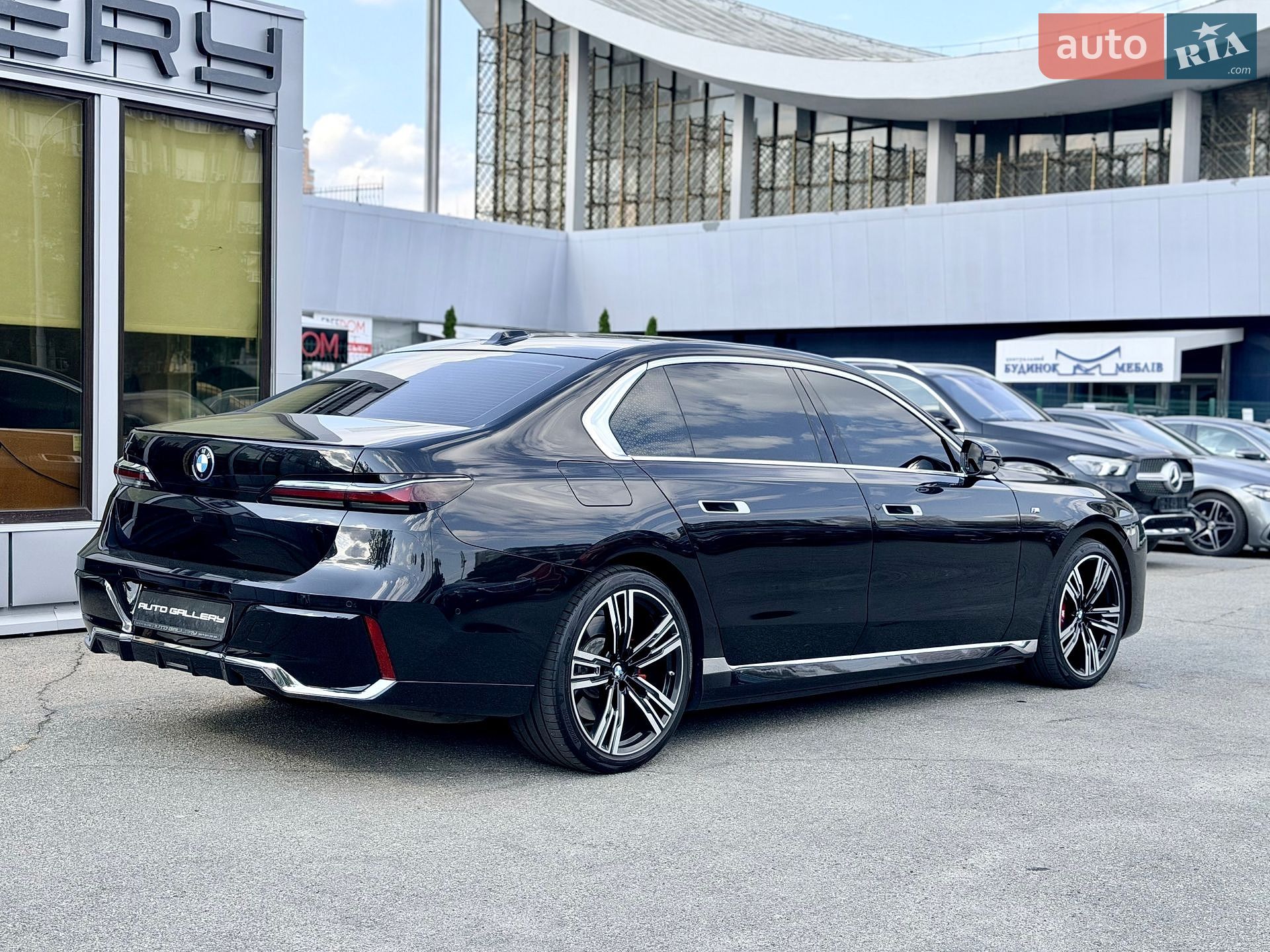 BMW i7 2023 VIN WBY41EJ05RCP30801 фото оголошення 10 з 37