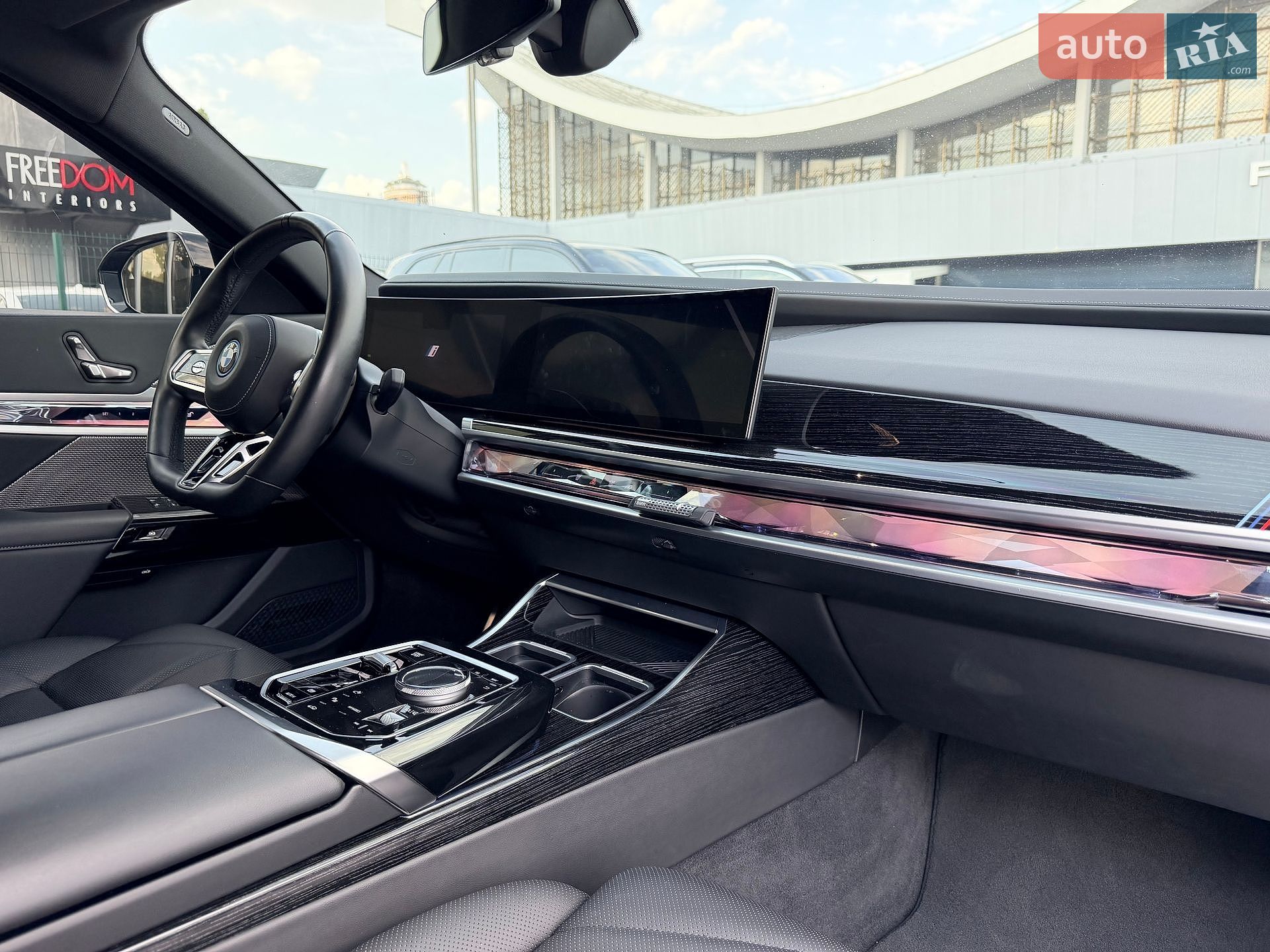 BMW i7 2023 VIN WBY41EJ05RCP30801 фото оголошення 14 з 37