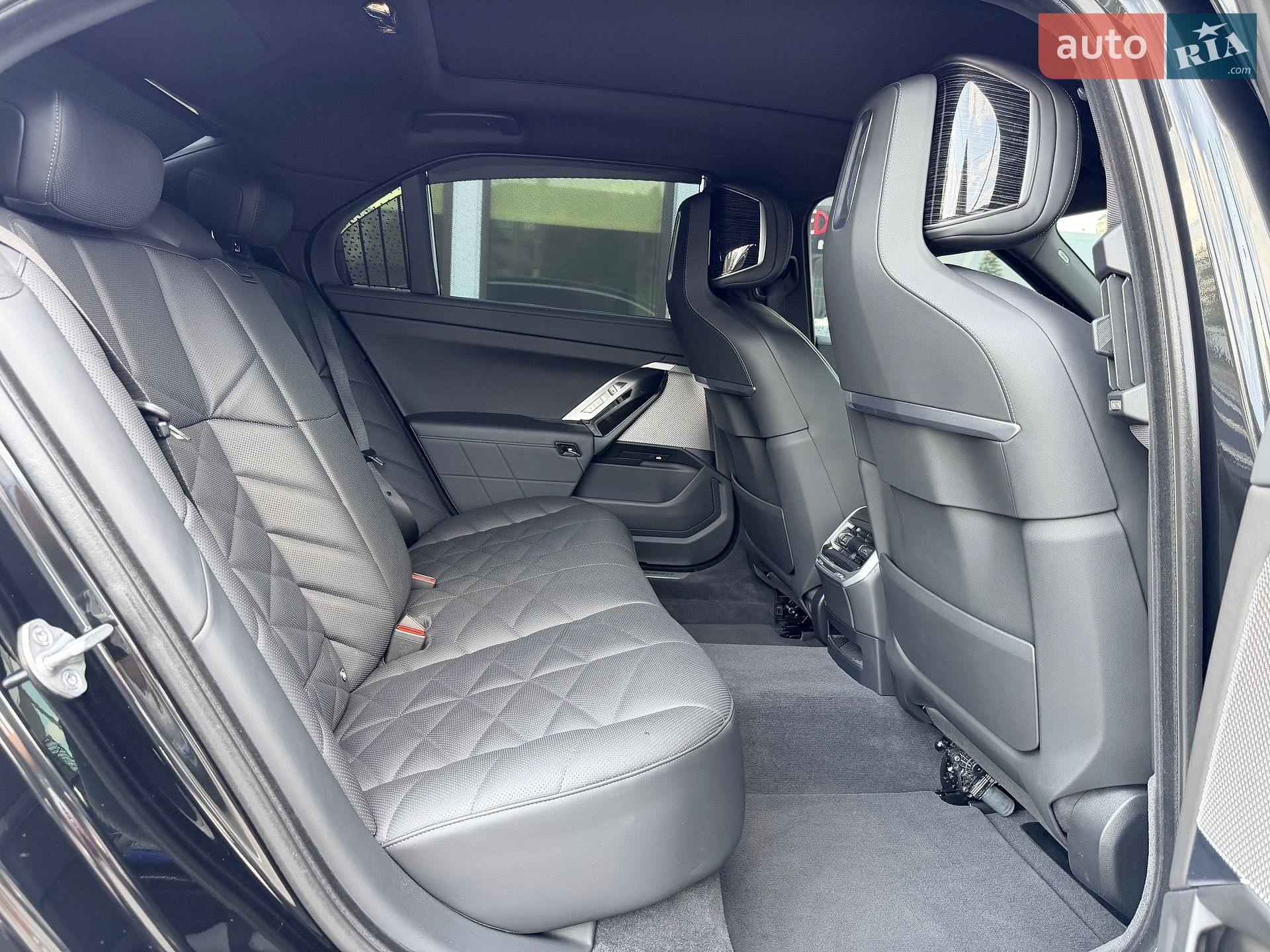 BMW i7 2023 VIN WBY41EJ05RCP30801 фото оголошення 16 з 37