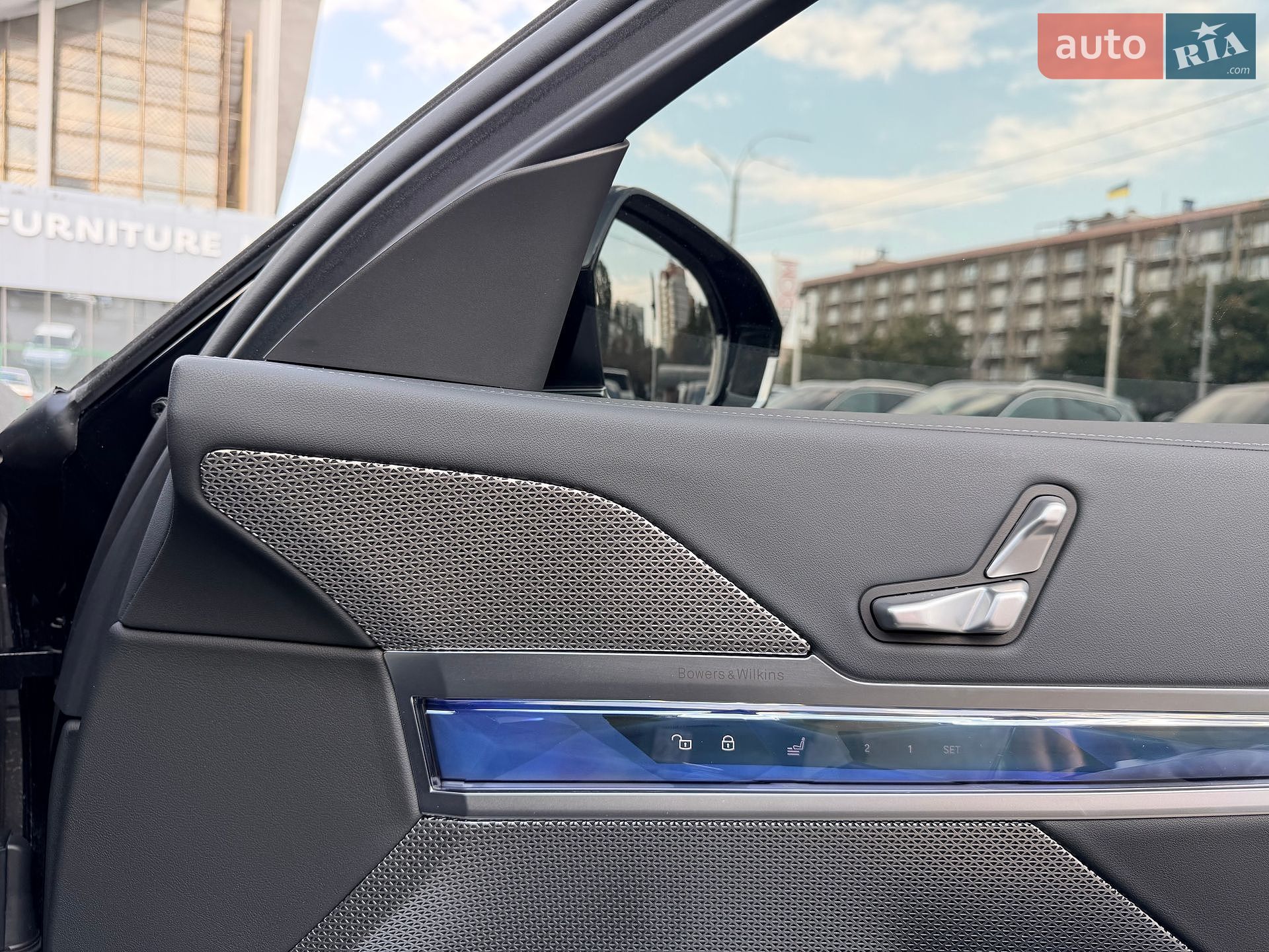 BMW i7 2023 VIN WBY41EJ05RCP30801 фото оголошення 17 з 37