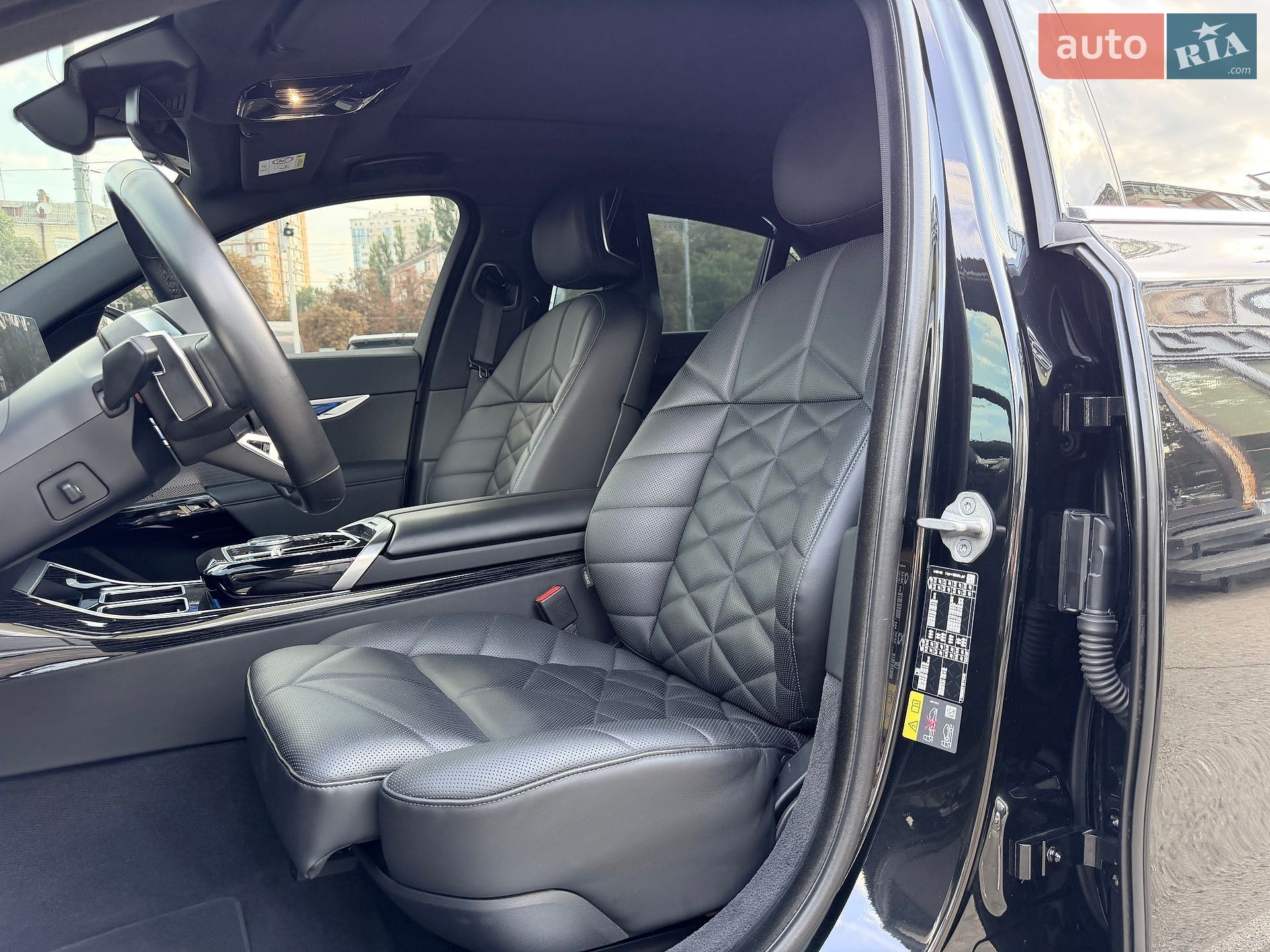 BMW i7 2023 VIN WBY41EJ05RCP30801 фото оголошення 21 з 37