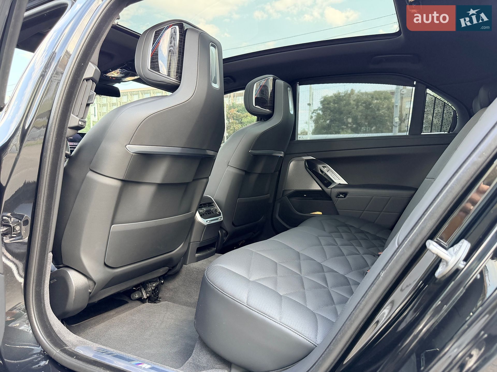 BMW i7 2023 VIN WBY41EJ05RCP30801 фото оголошення 31 з 37