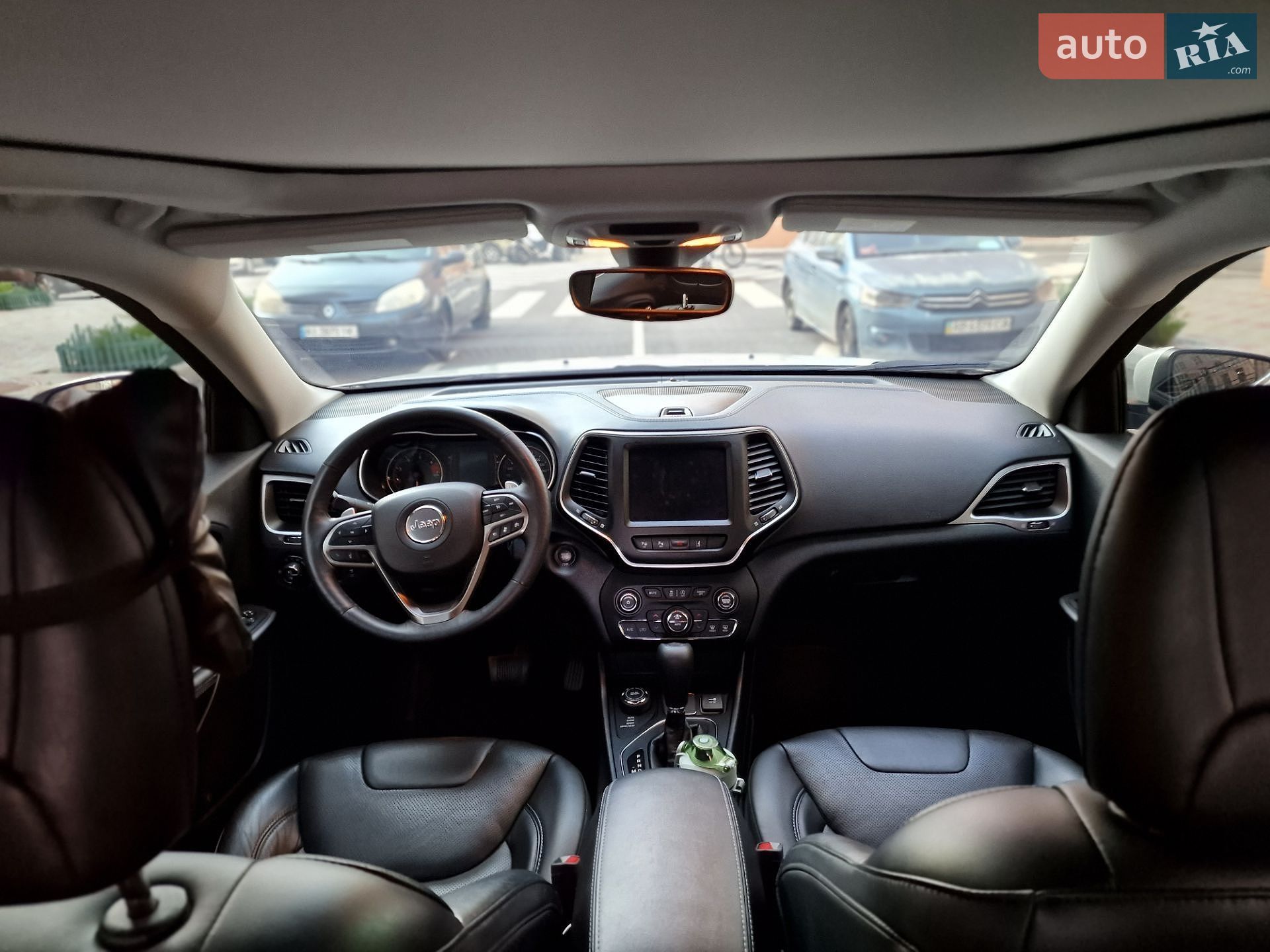 Jeep Cherokee 2019 VIN 1C4PJMCB7KD214687 фото оголошення 31 з 34