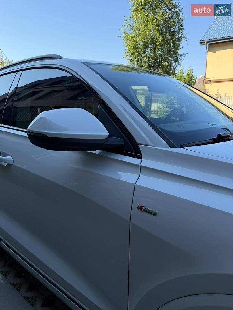 Audi Q8 2019 VIN WA1FVAF17KD039031 фото оголошення 17 з 48