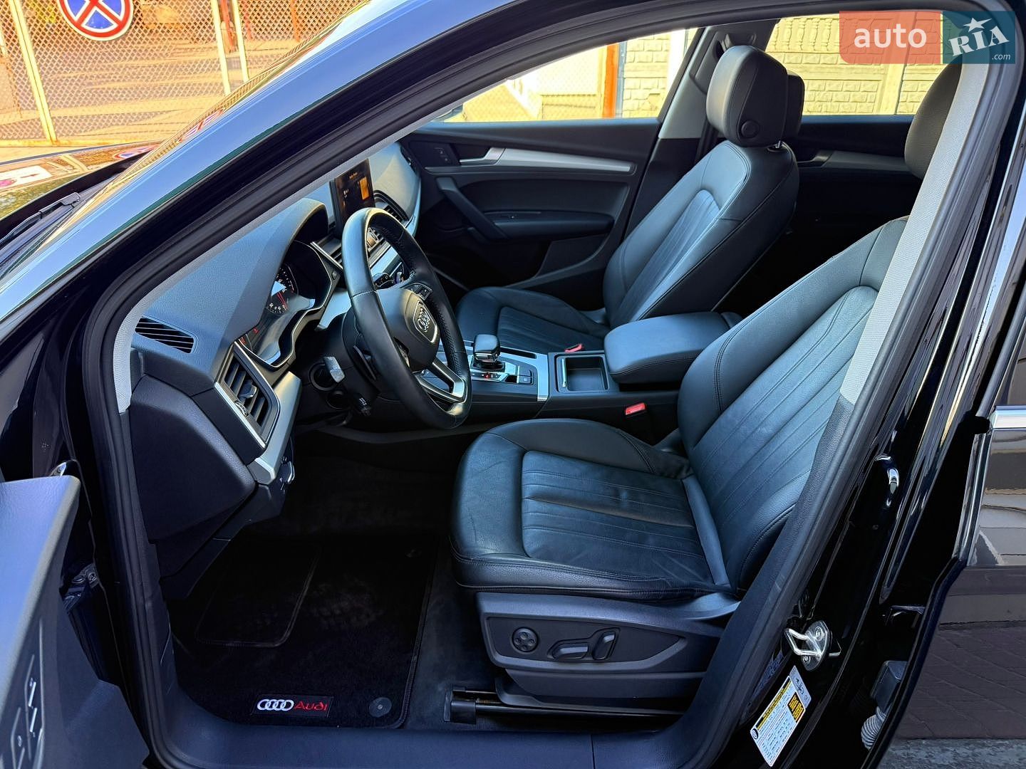 Audi Q5 2020 VIN WA1ANAFY8L2072351 фото оголошення 24 з 78