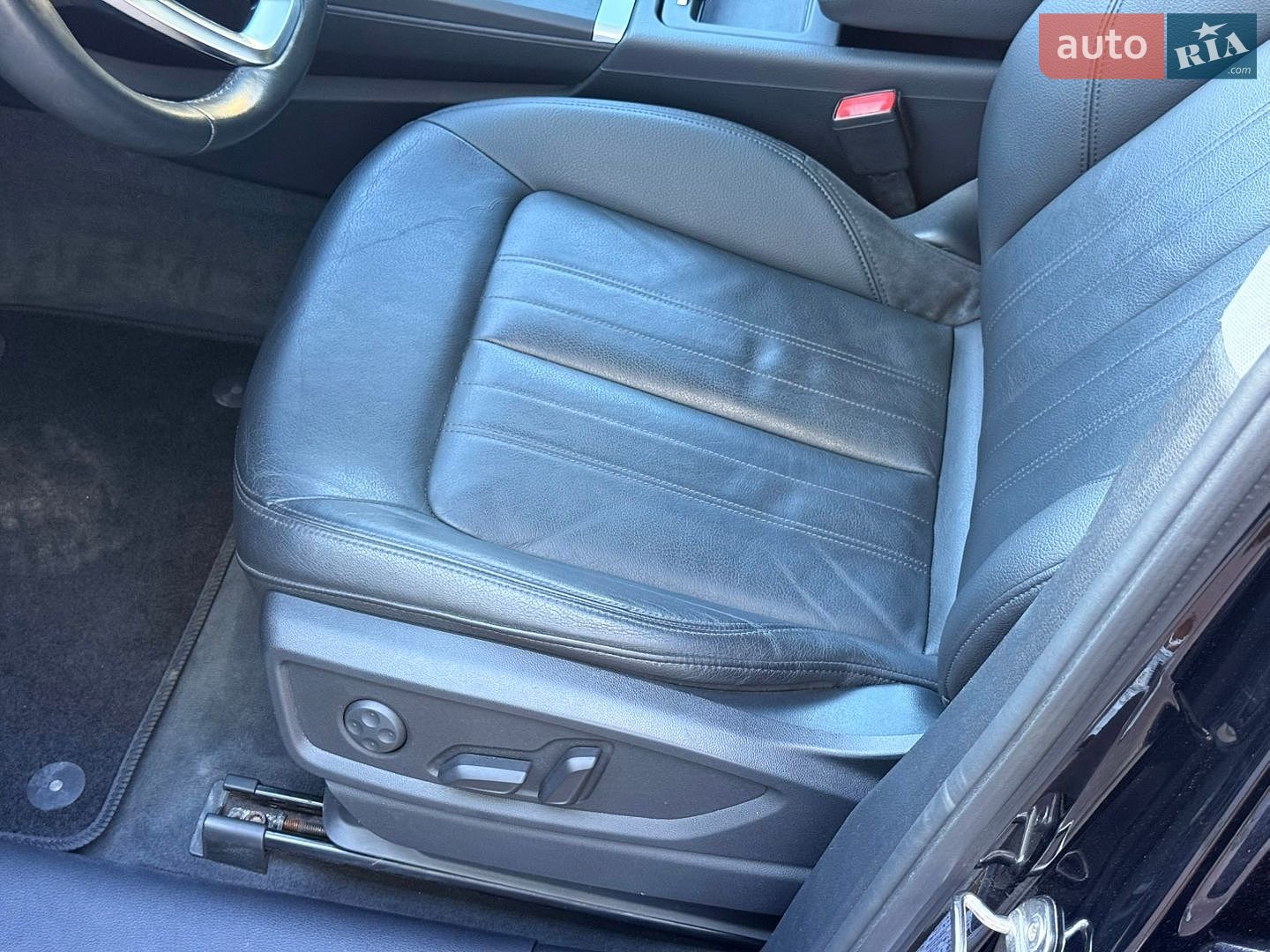 Audi Q5 2020 VIN WA1ANAFY8L2072351 фото оголошення 28 з 78