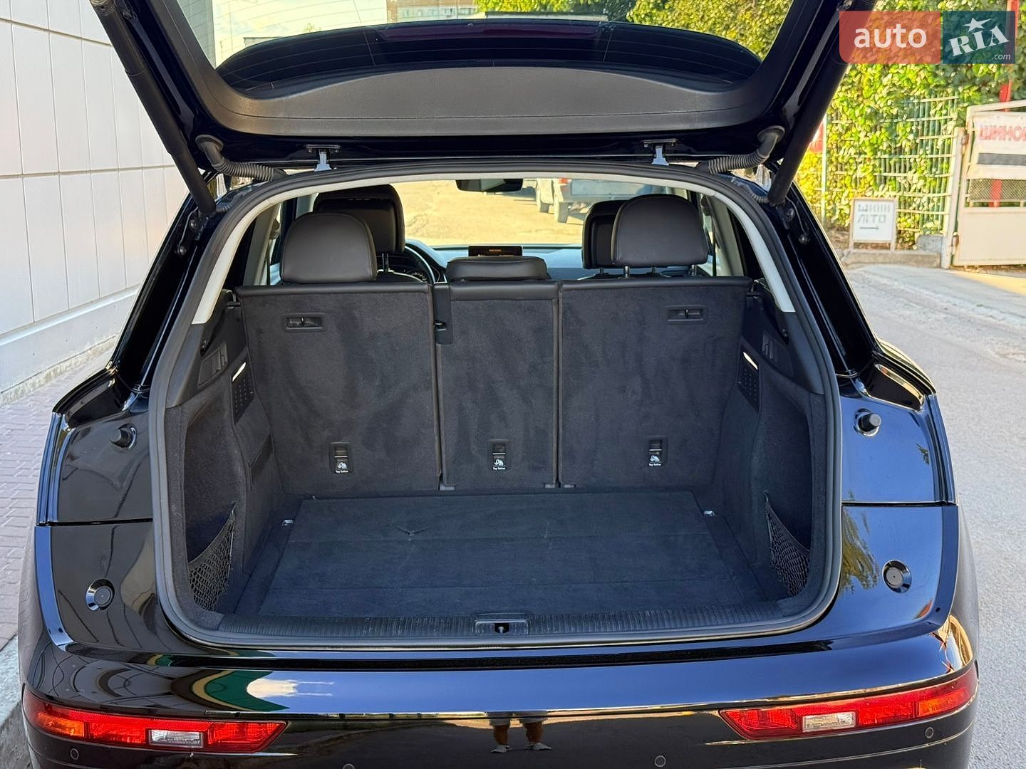 Audi Q5 2020 VIN WA1ANAFY8L2072351 фото оголошення 34 з 78