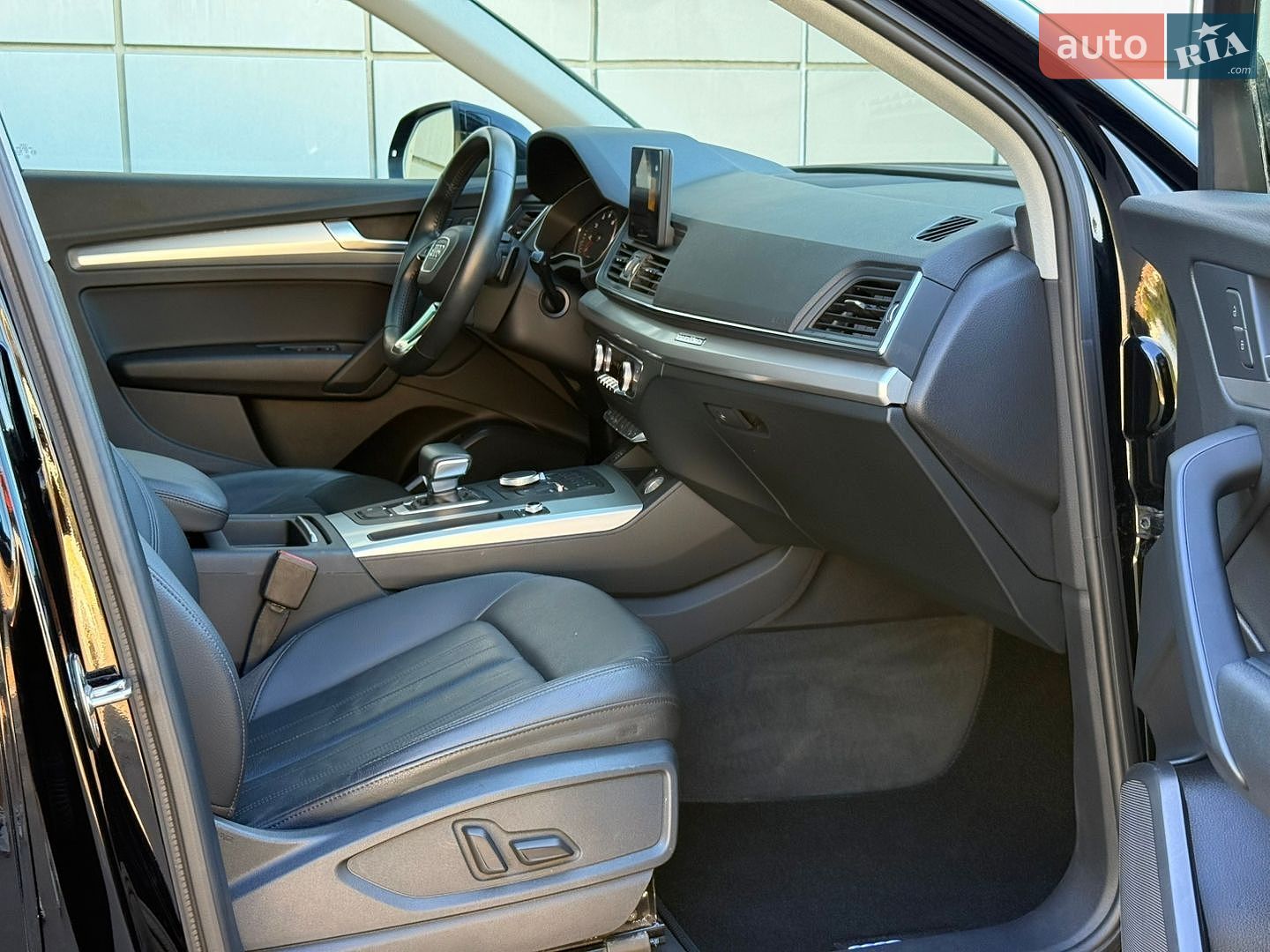 Audi Q5 2020 VIN WA1ANAFY8L2072351 фото оголошення 45 з 78