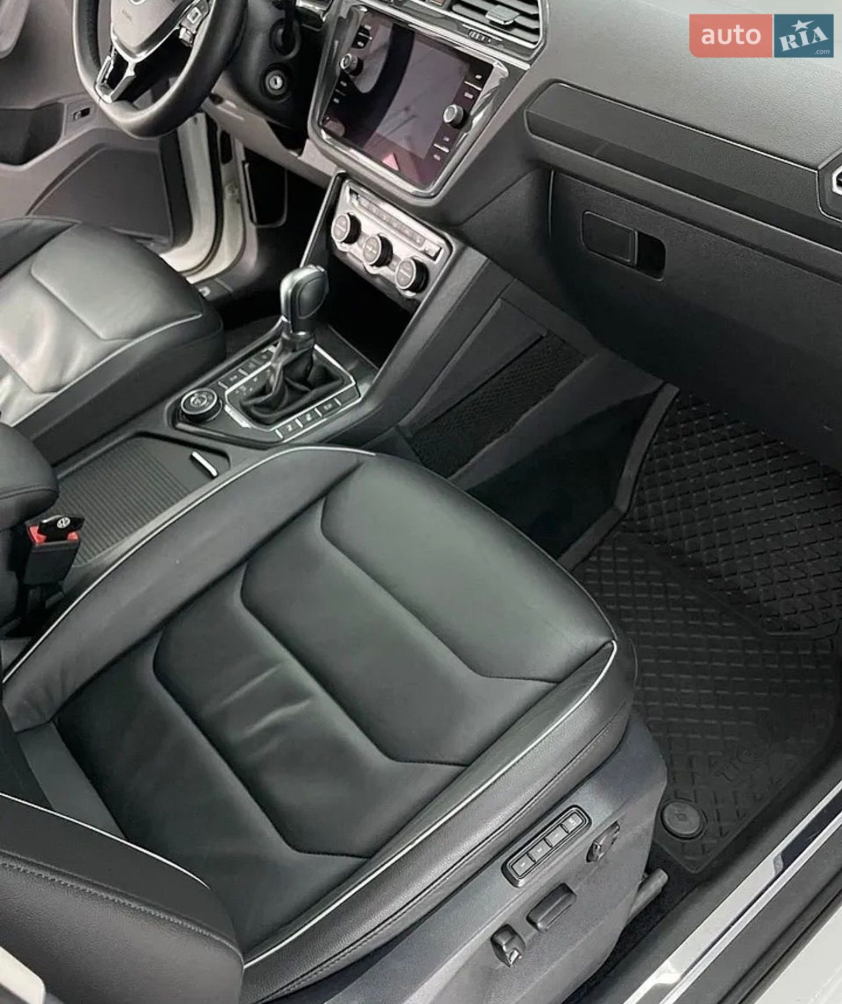 Volkswagen Tiguan 2017 VIN WVGZZZ5NZHW439444 фото оголошення 4 з 10