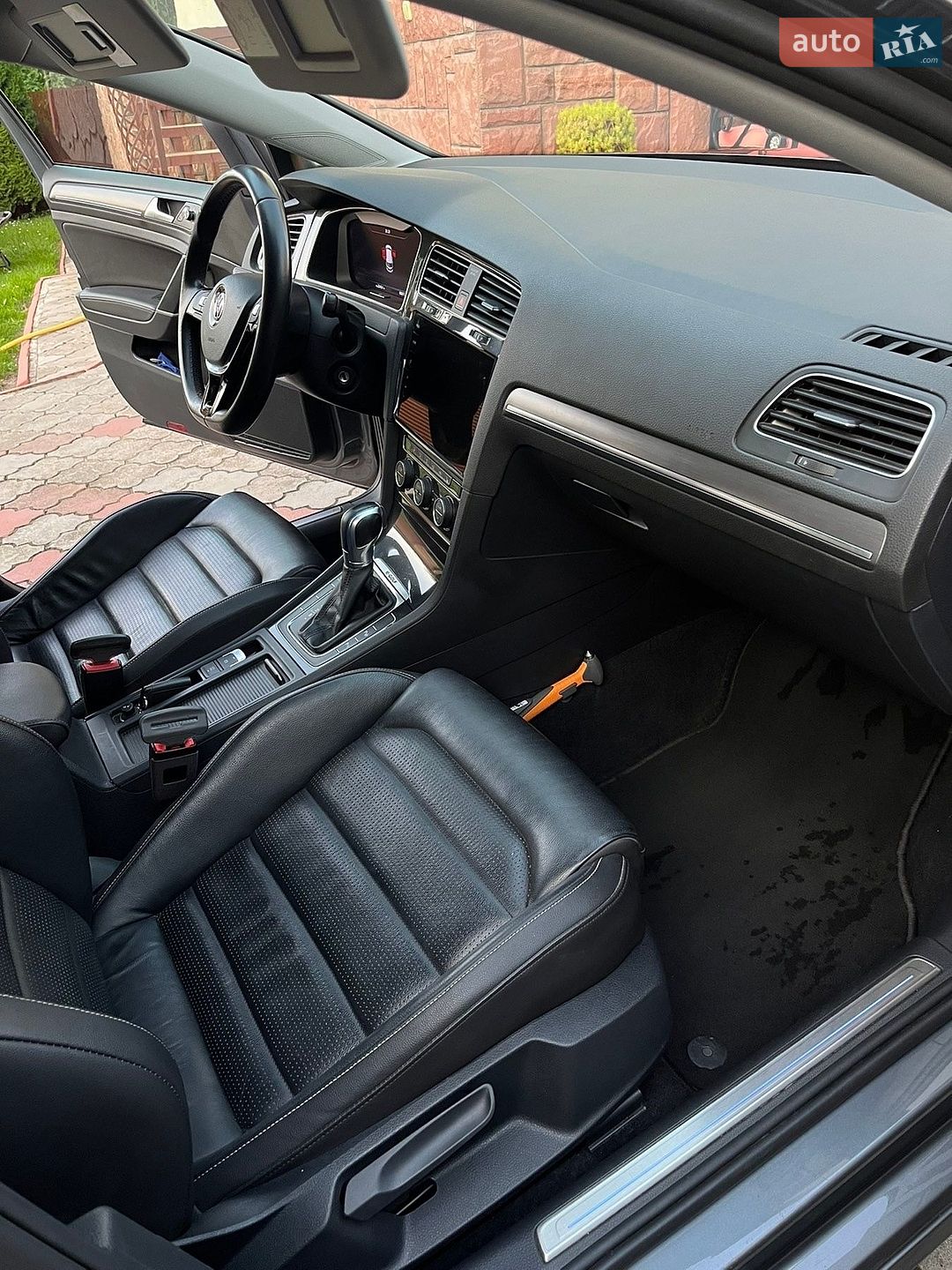 Volkswagen e-Golf 2018 VIN WVWZZZAUZJW909723 фото оголошення 11 з 22