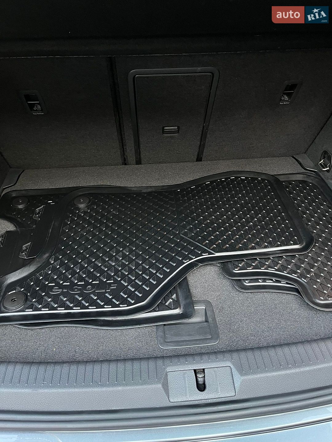 Volkswagen e-Golf 2018 VIN WVWZZZAUZJW909723 фото оголошення 13 з 22