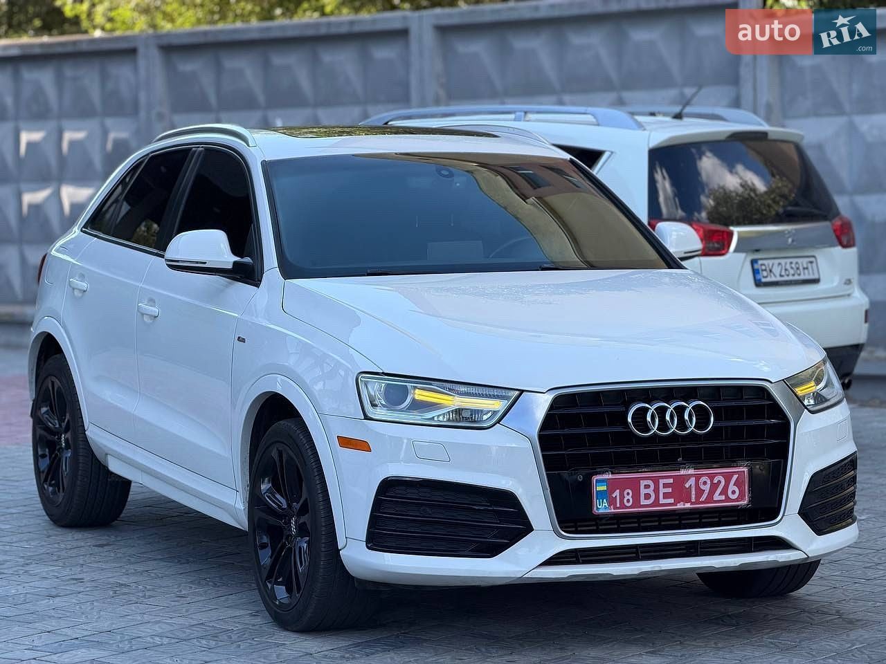 Audi Q3 2017 VIN WA1BCCFS7JR007593 фото оголошення 2 з 13