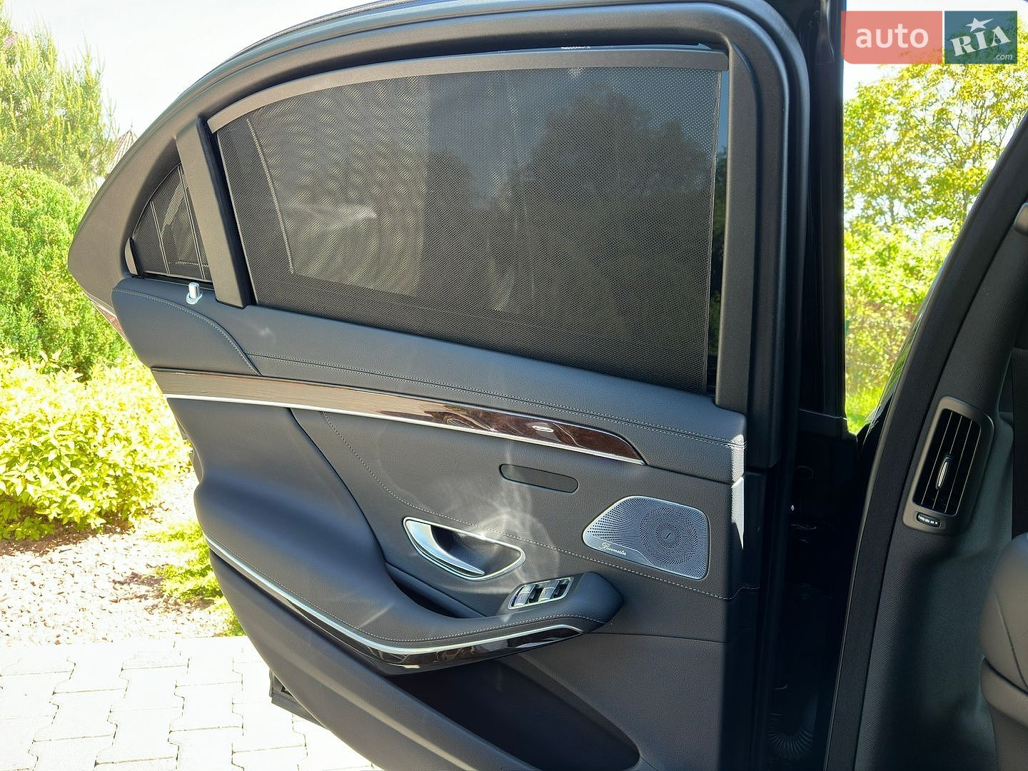 Mercedes-Benz S-Class 2017 VIN WDDUG6EB0JA373051 фото оголошення 19 з 23