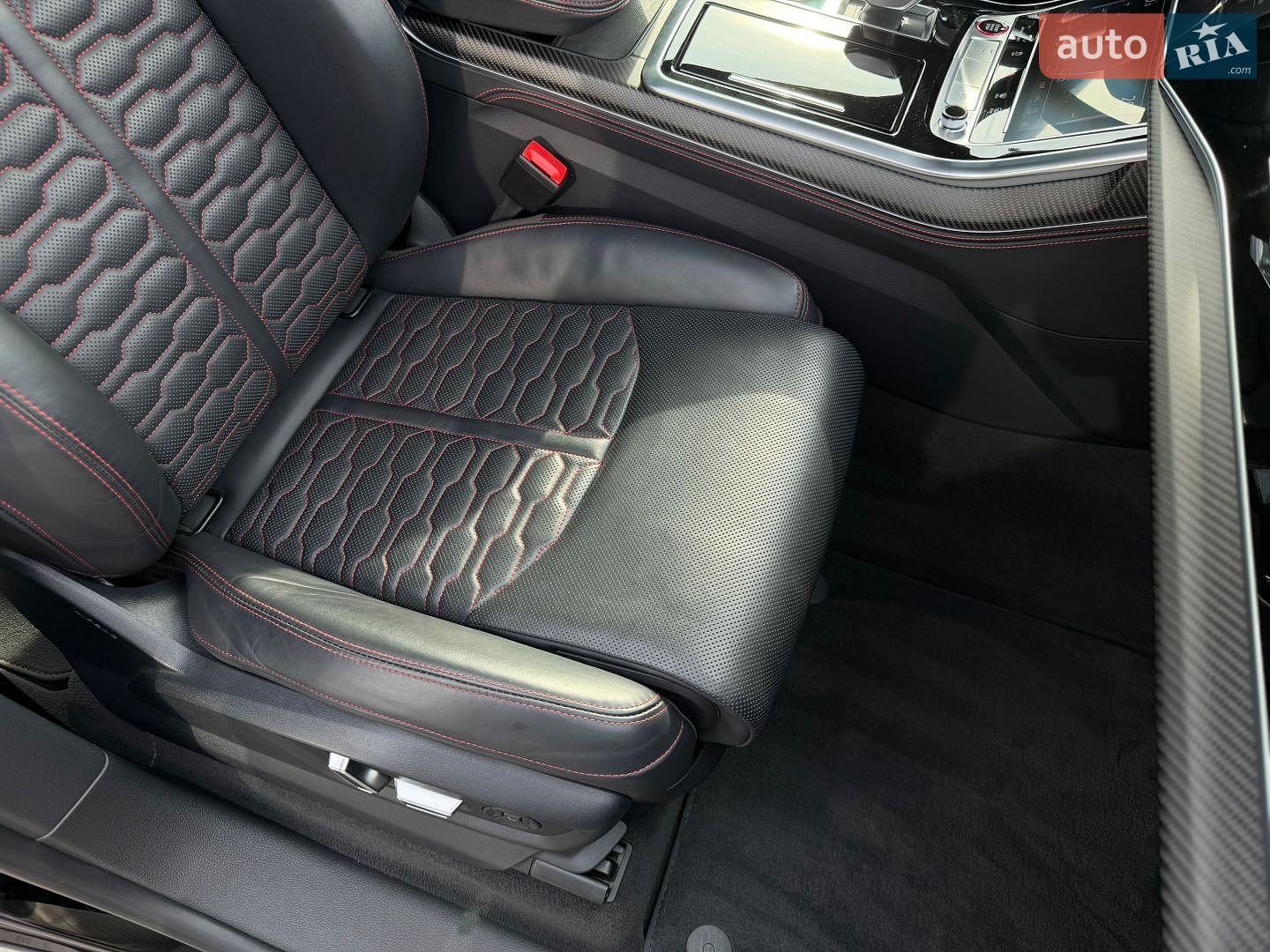 Audi RS Q8 2020 VIN WUAZZZF1XMD001174 фото оголошення 21 з 43