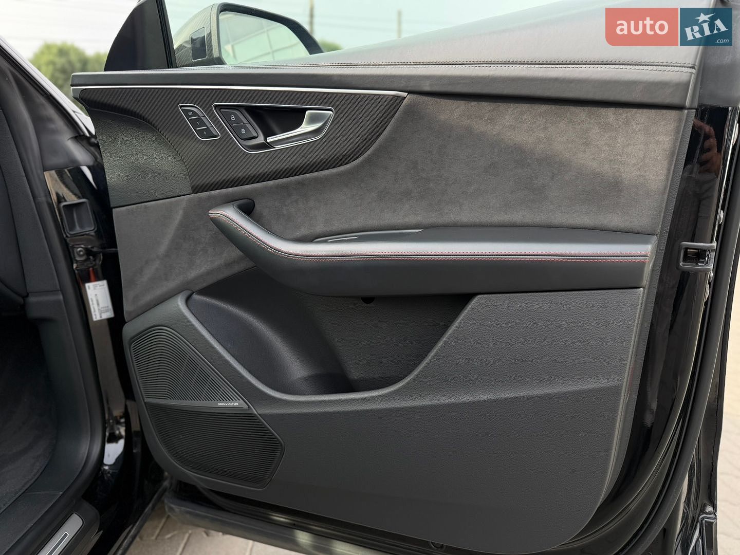 Audi RS Q8 2020 VIN WUAZZZF1XMD001174 фото оголошення 22 з 43
